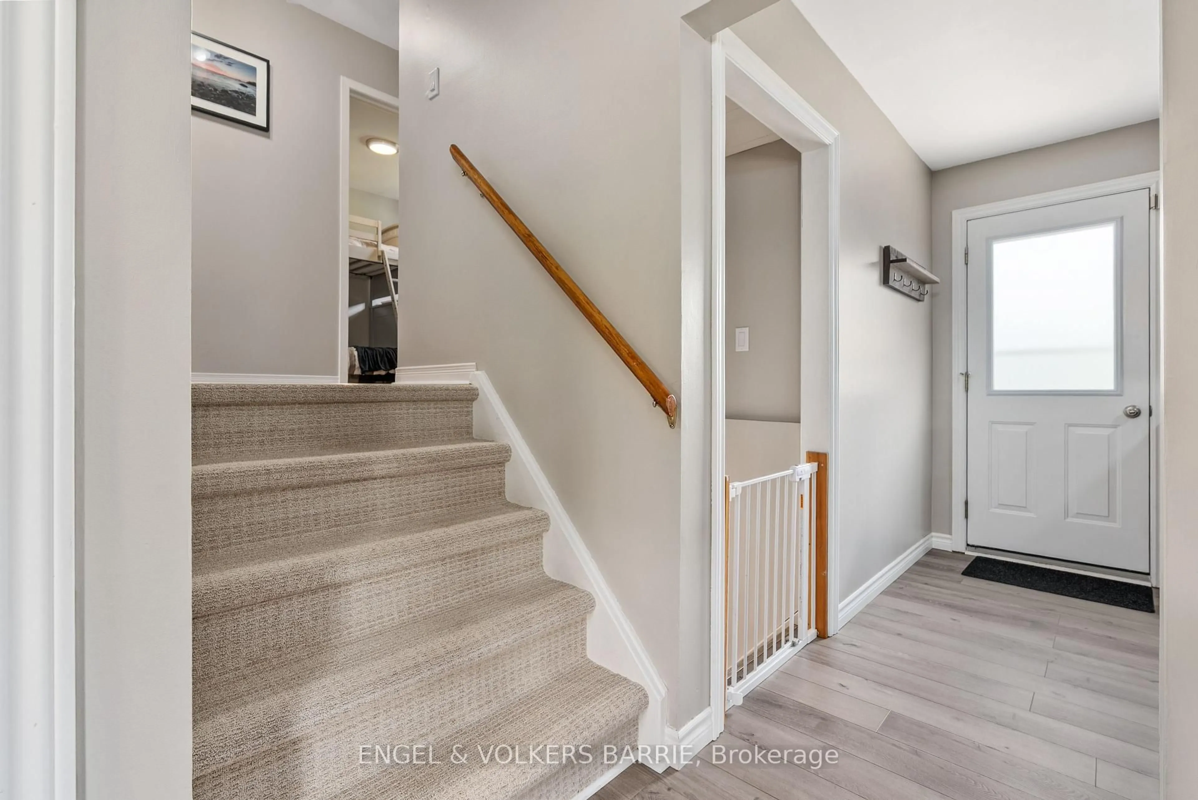 Indoor entryway for 9881 12 Highway, Oro-Medonte Ontario L0K 2G0