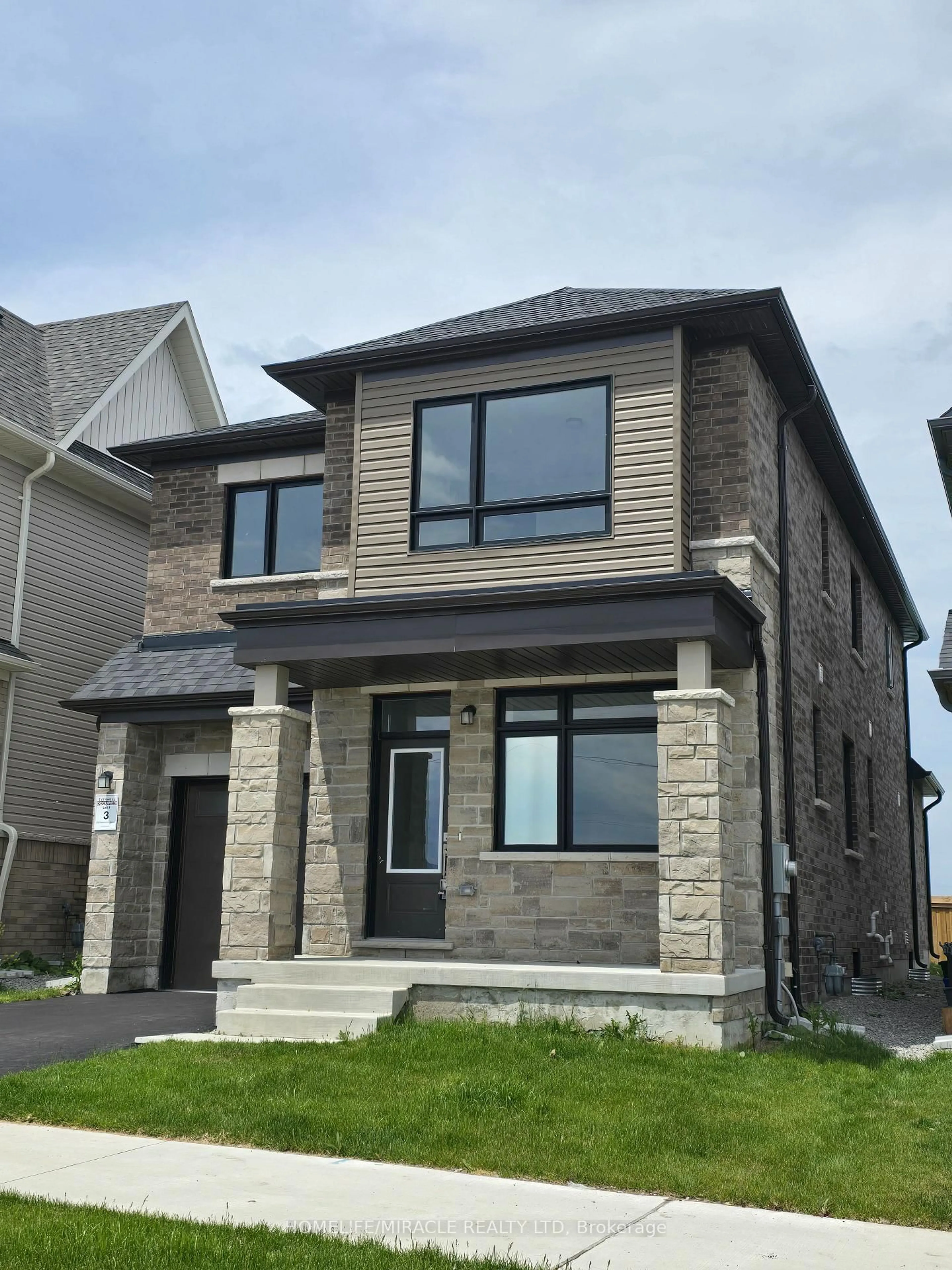 Home with brick exterior material, street for 175 Fenchurch Manr, Barrie Ontario L9J 0B7
