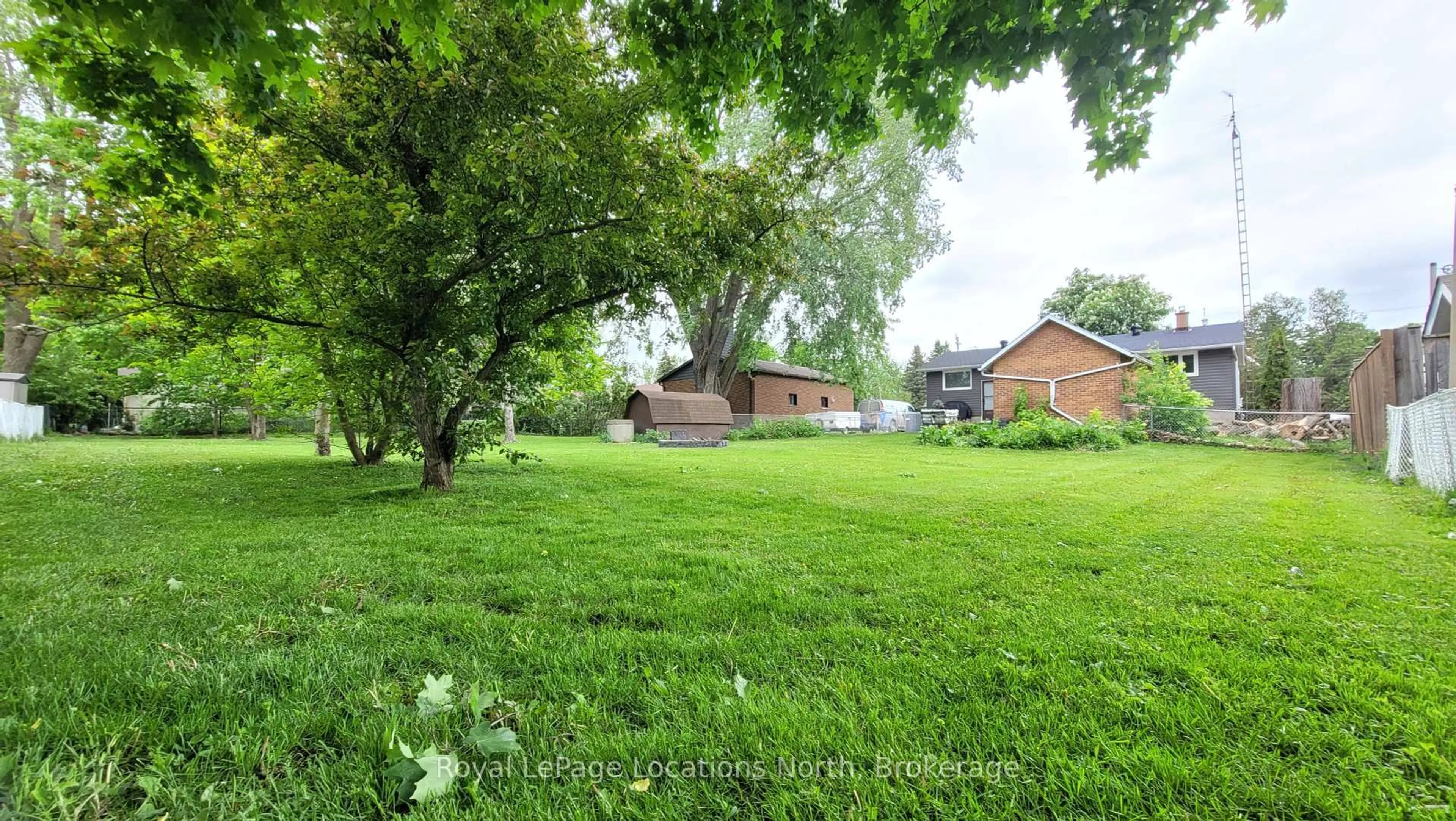 A pic from outside/outdoor area/front of a property/back of a property/a pic from drone, unknown for 1661 GEORGE JOHNSTON Rd, Springwater Ontario L9X 2B2