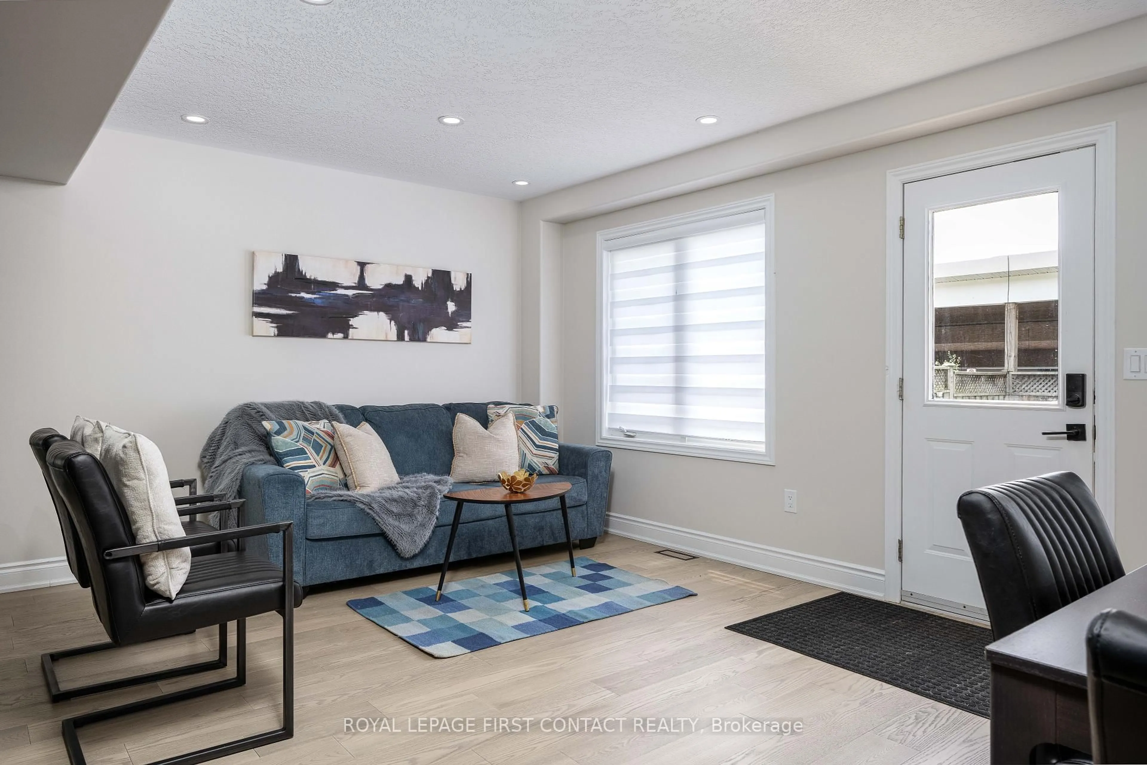 Living room with furniture, unknown for 12D MARSELLUS Dr, Barrie Ontario L4N 0Y4