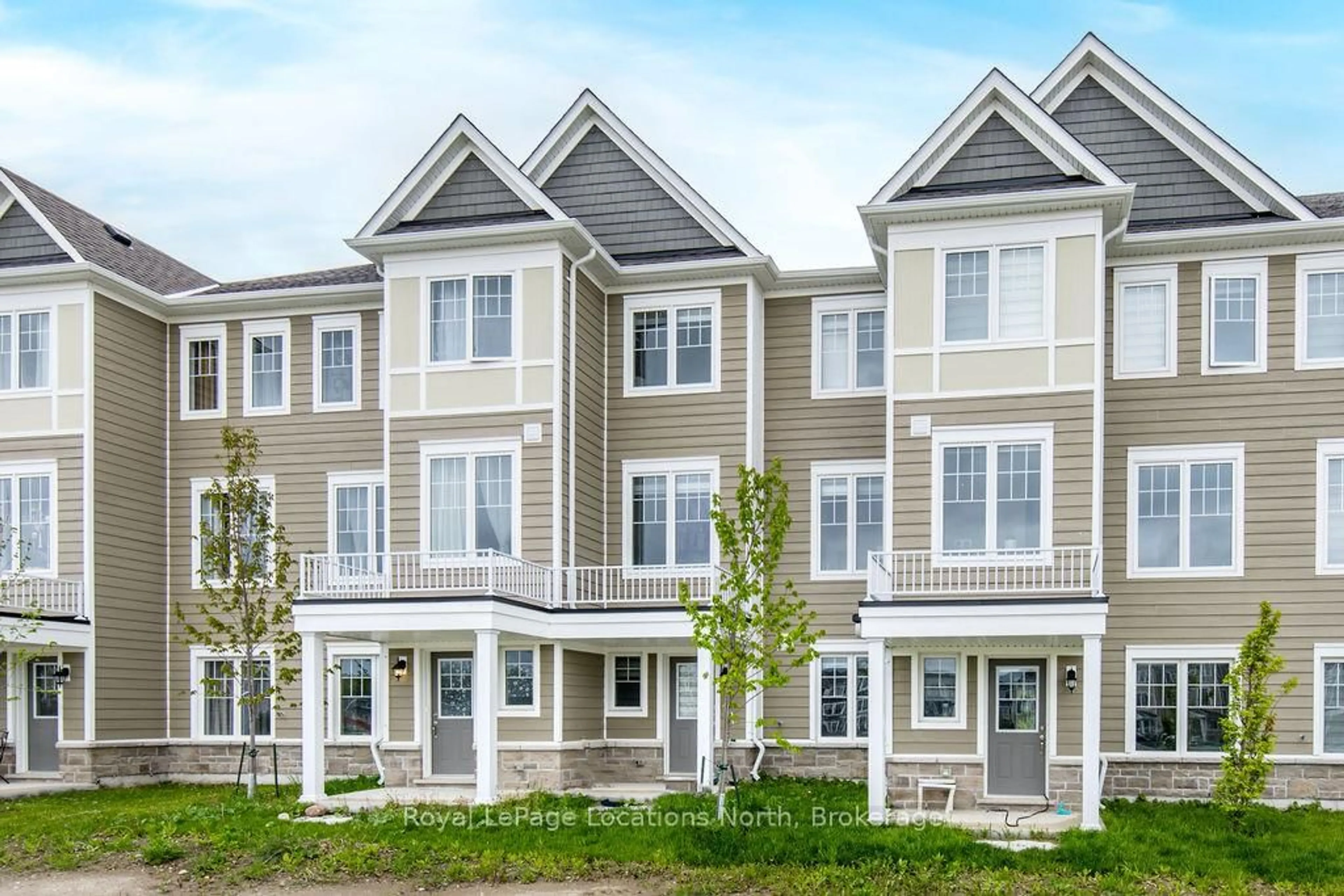 Home with vinyl exterior material, unknown for 17 Sama Way, Wasaga Beach Ontario L9Z 0K3