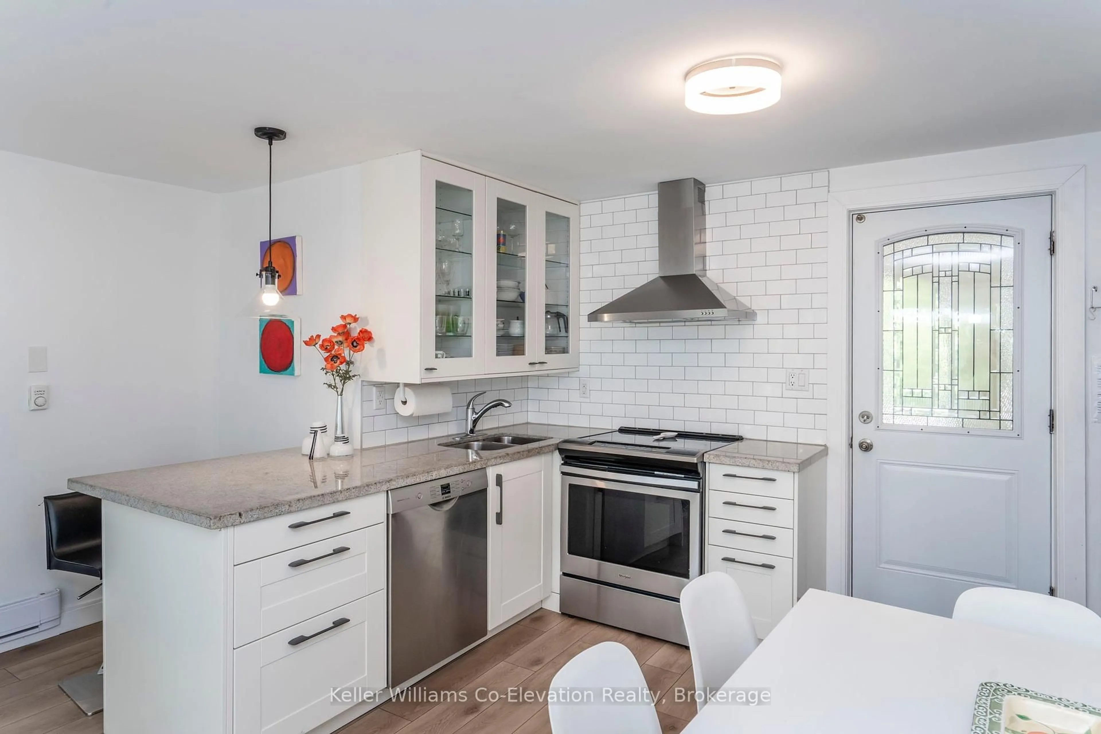 Contemporary kitchen, ceramic/tile floor for 730 Concession 15 Rd, Tiny Ontario L9M 1R3
