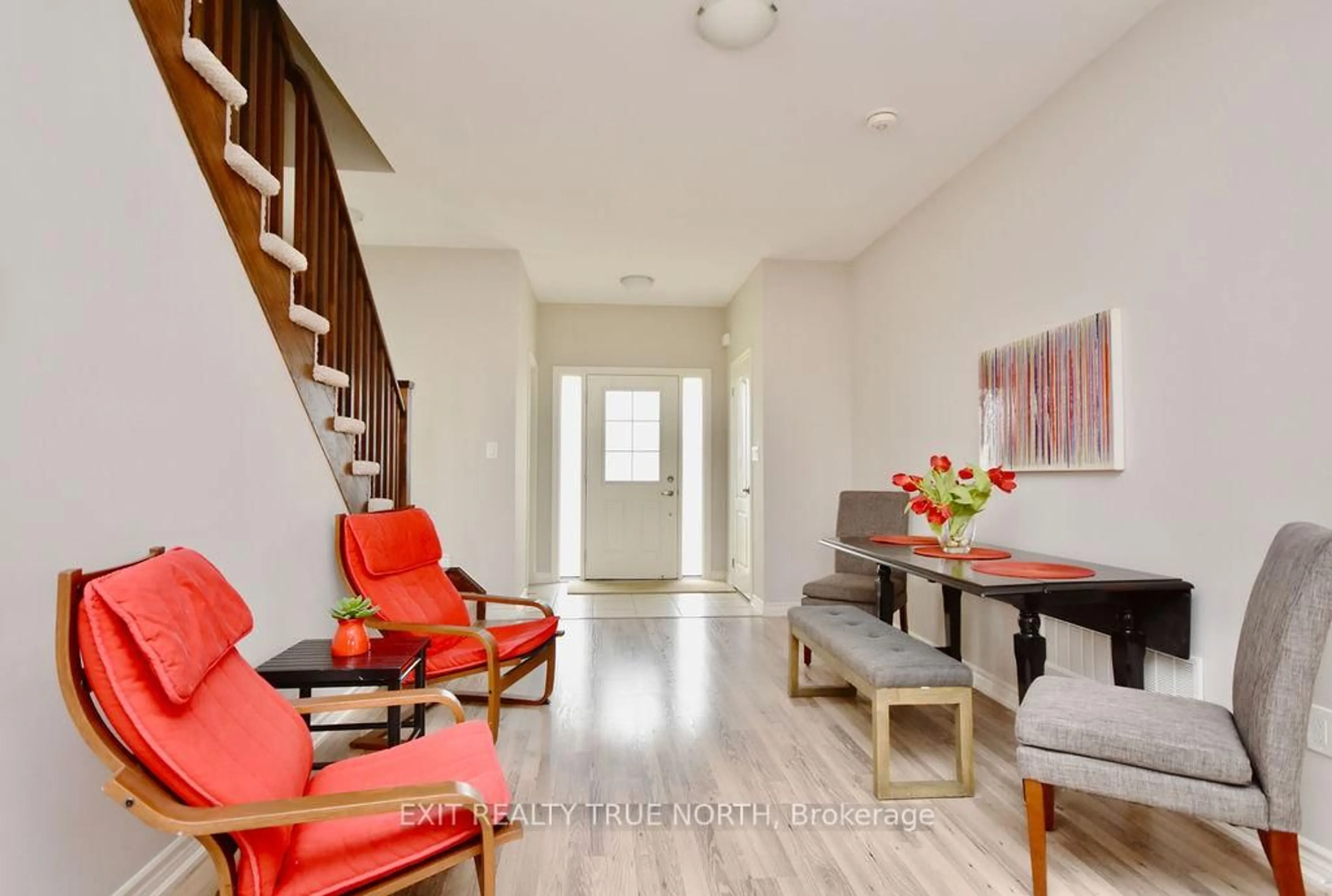 Indoor entryway for 226 Springfield Cres, Clearview Ontario L0M 1S0
