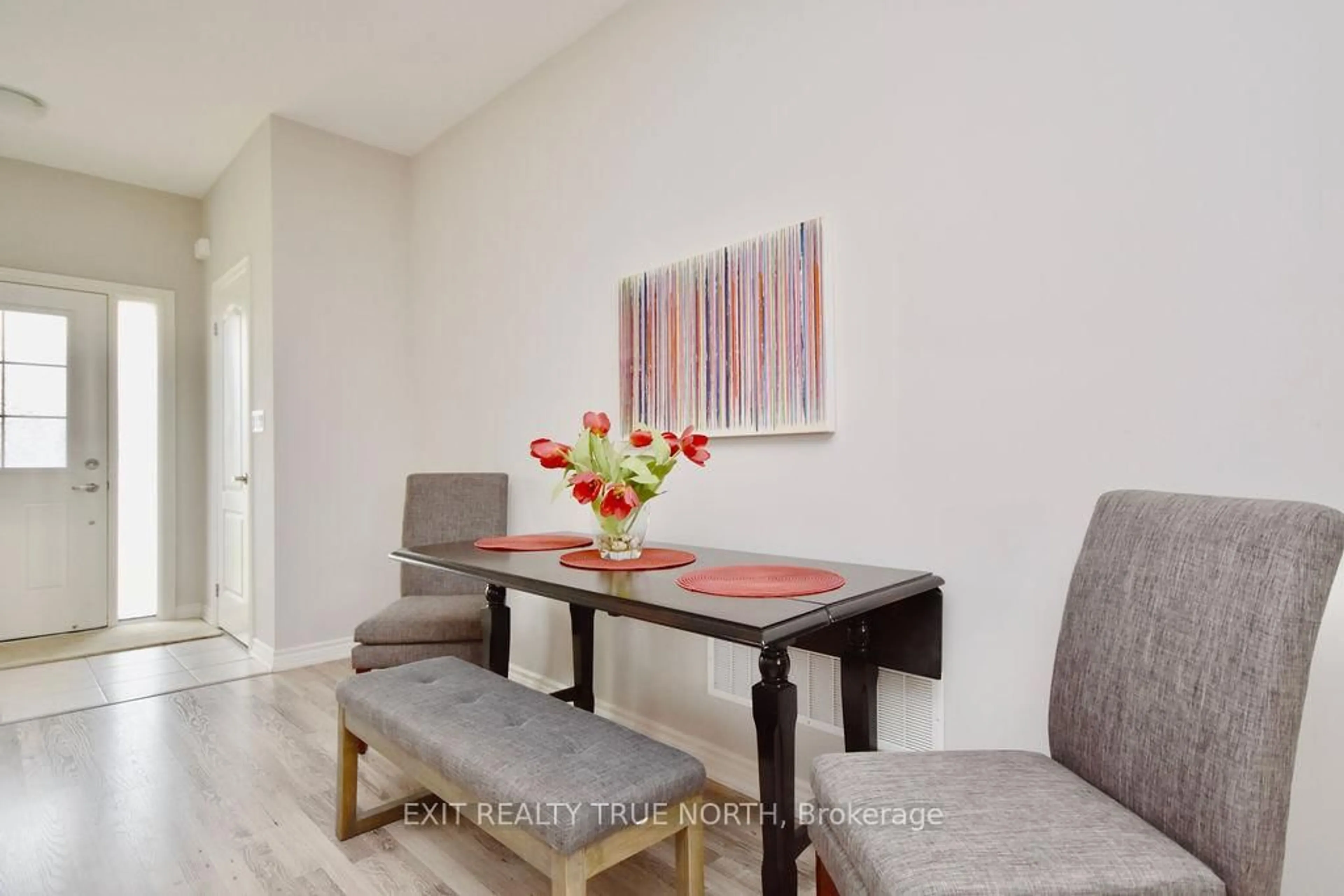 Dining room, wood/laminate floor for 226 Springfield Cres, Clearview Ontario L0M 1S0