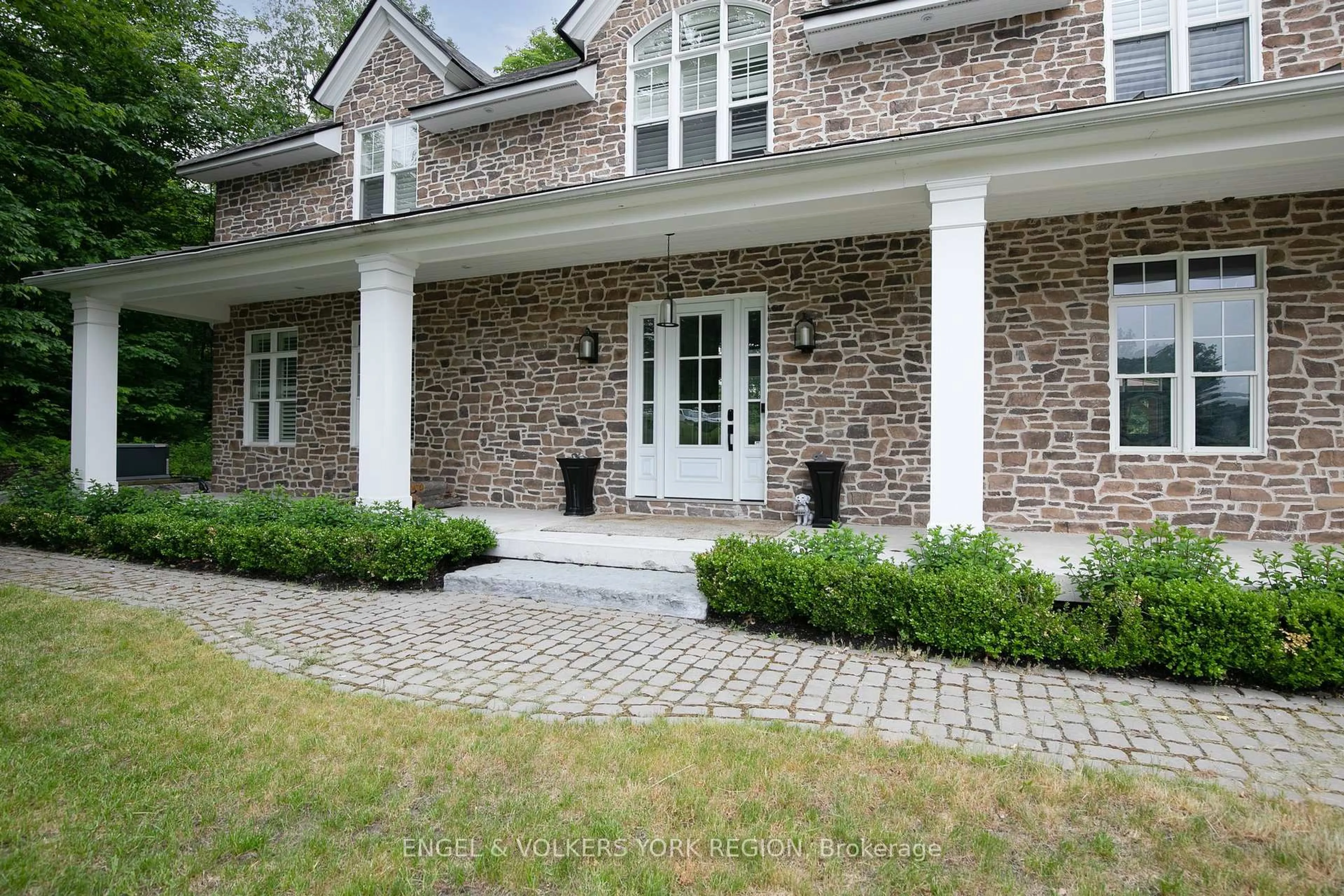 Home with brick exterior material, street for 16 Heron Blvd, Springwater Ontario L9X 0J1
