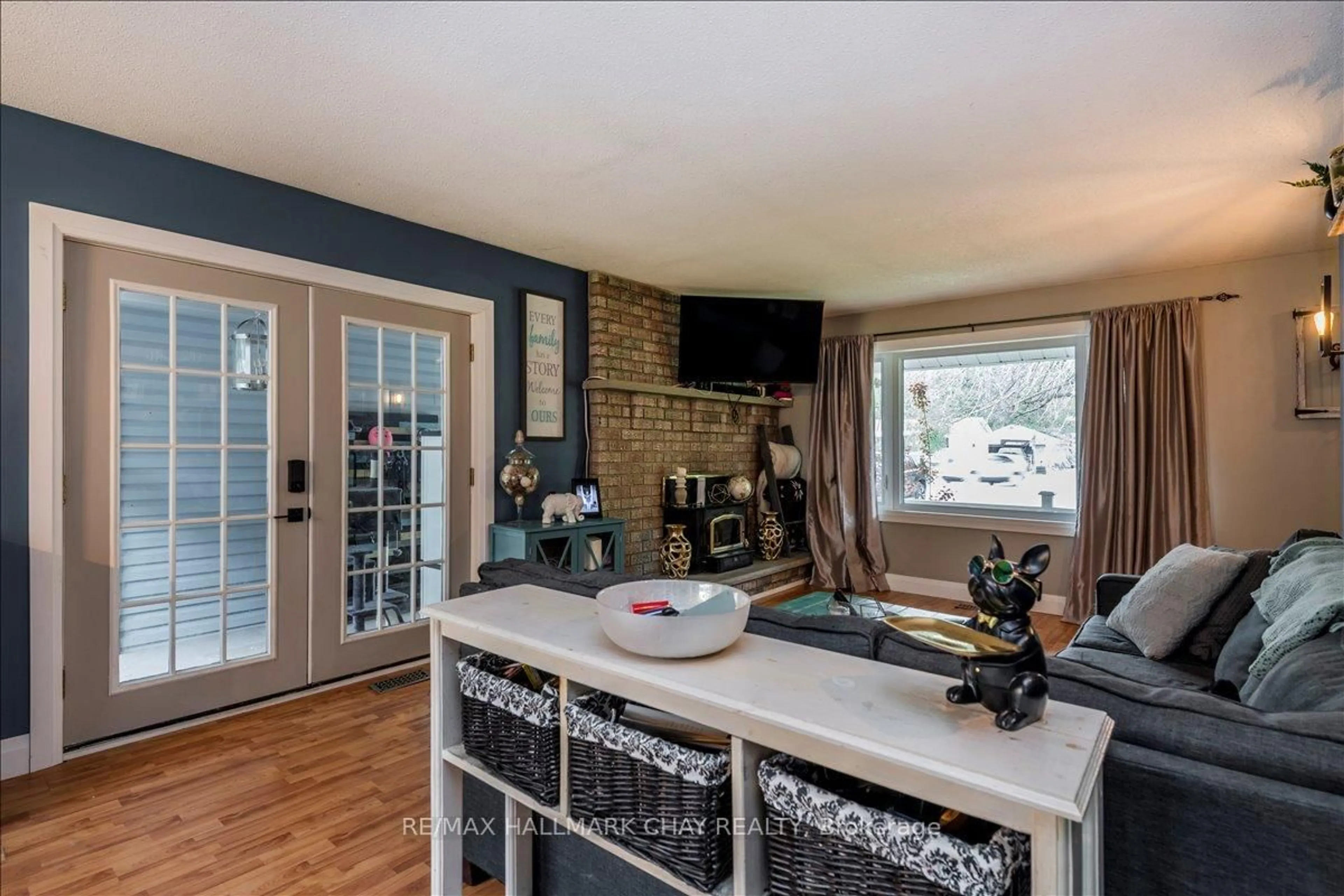 Open concept kitchen, unknown for 4049 Bayview Ave, Ramara Ontario L3V 6H7