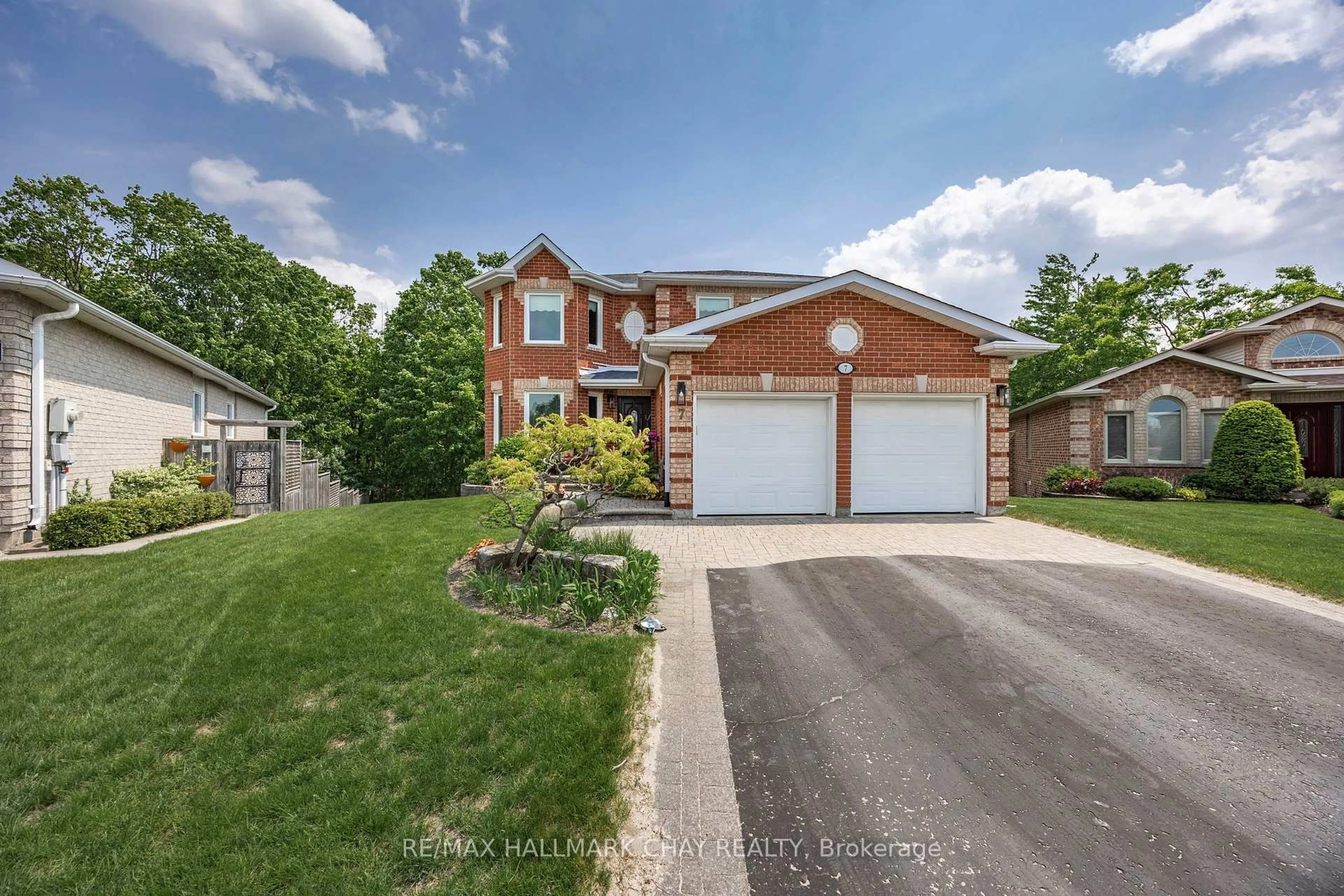 Home with brick exterior material, street for 7 Maw Crt, Barrie Ontario L4N 7X7