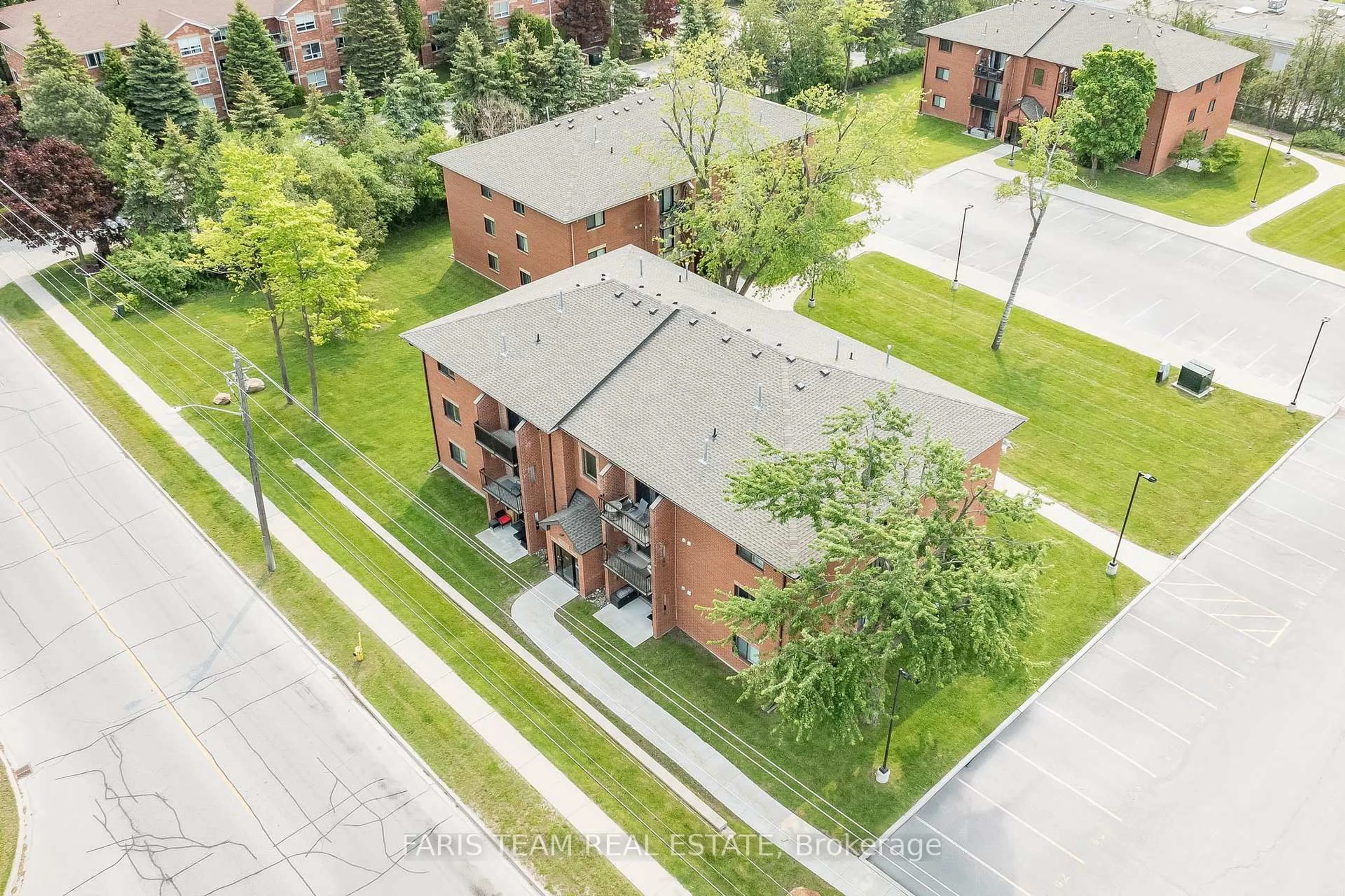 A pic from outside/outdoor area/front of a property/back of a property/a pic from drone, street for 147 Edgehill Dr #G12, Barrie Ontario L4N 1L9