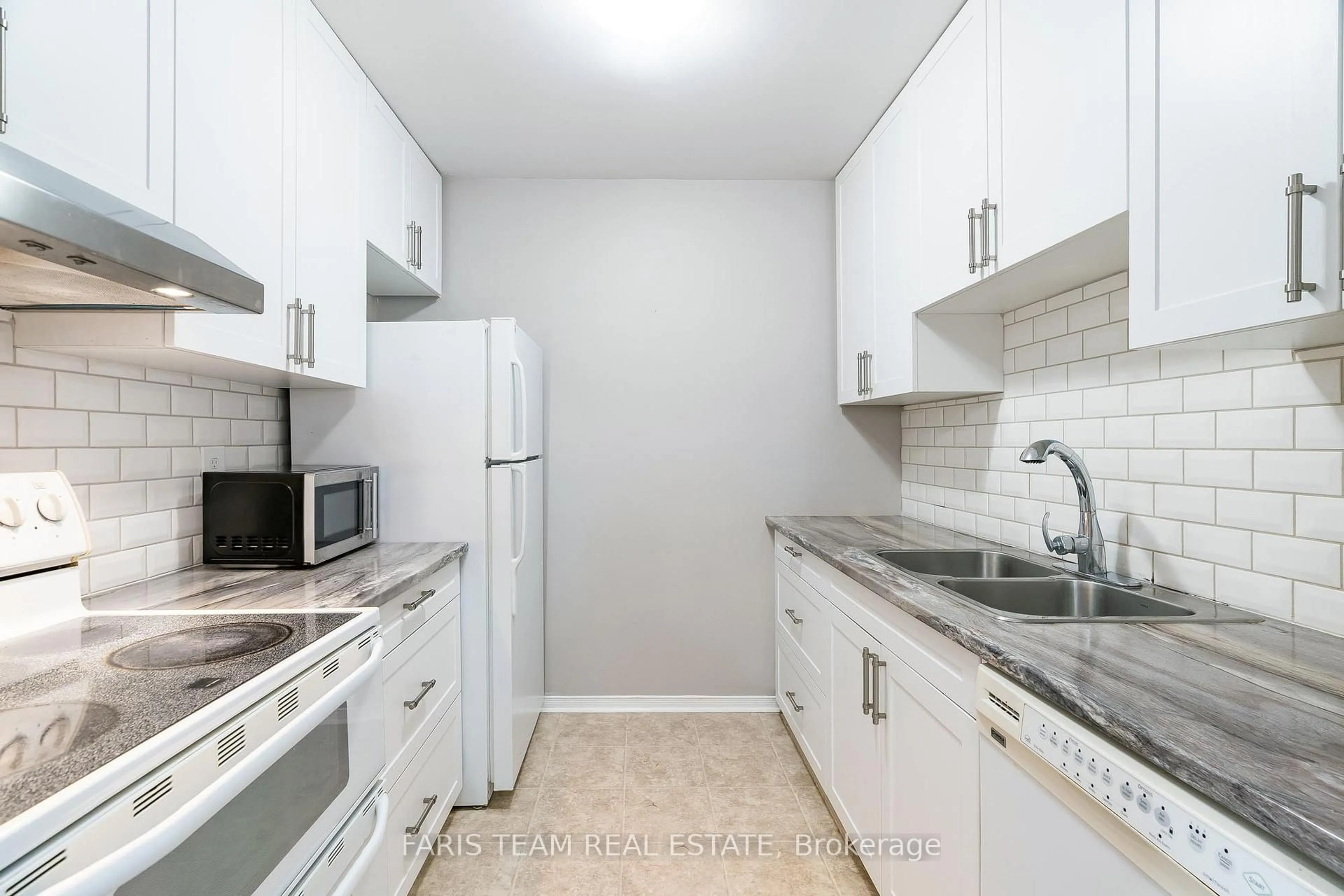 Standard kitchen, unknown for 147 Edgehill Dr #G12, Barrie Ontario L4N 1L9