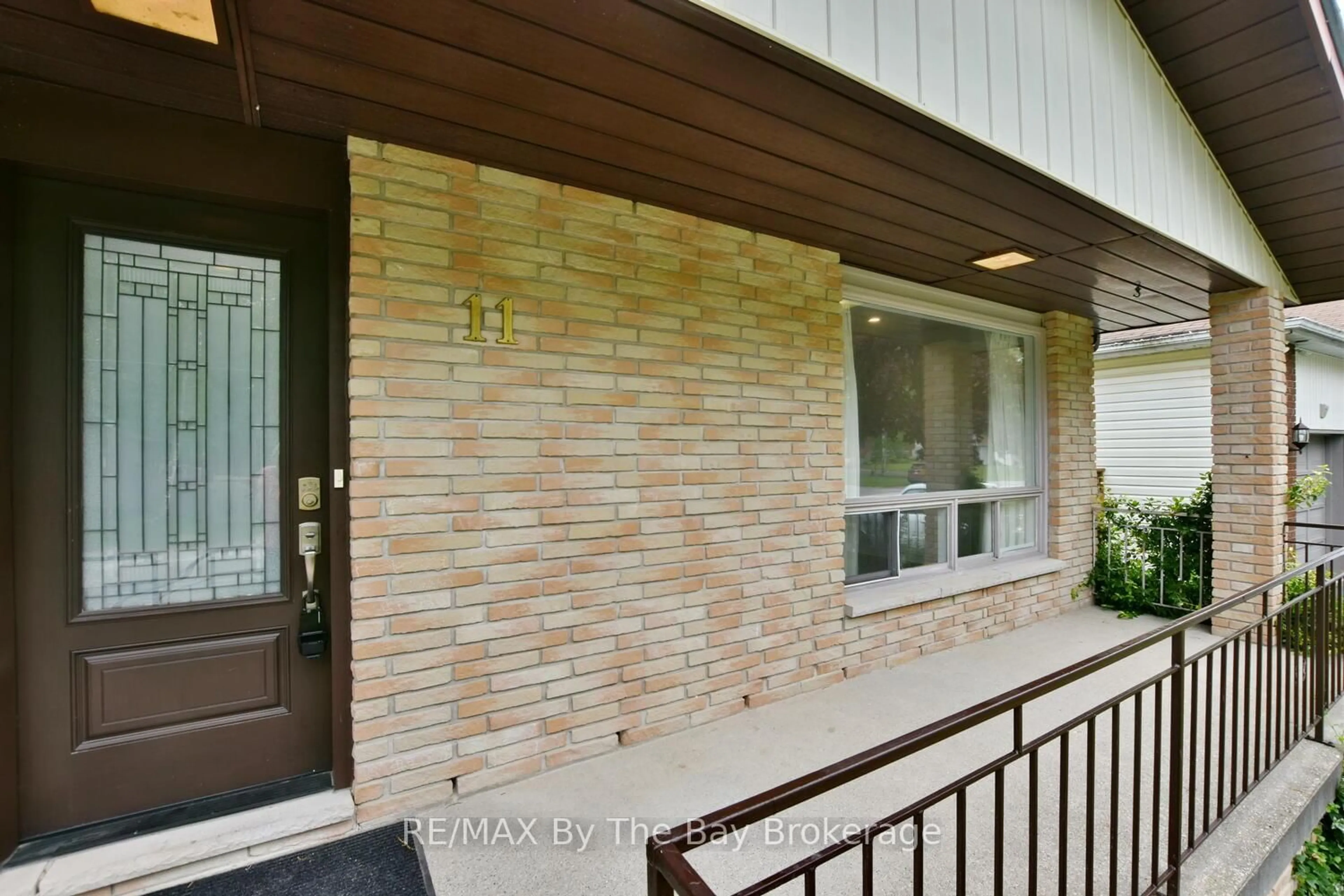 Home with brick exterior material, street for 11 Caribbean Dr, Wasaga Beach Ontario L9Z 2W3