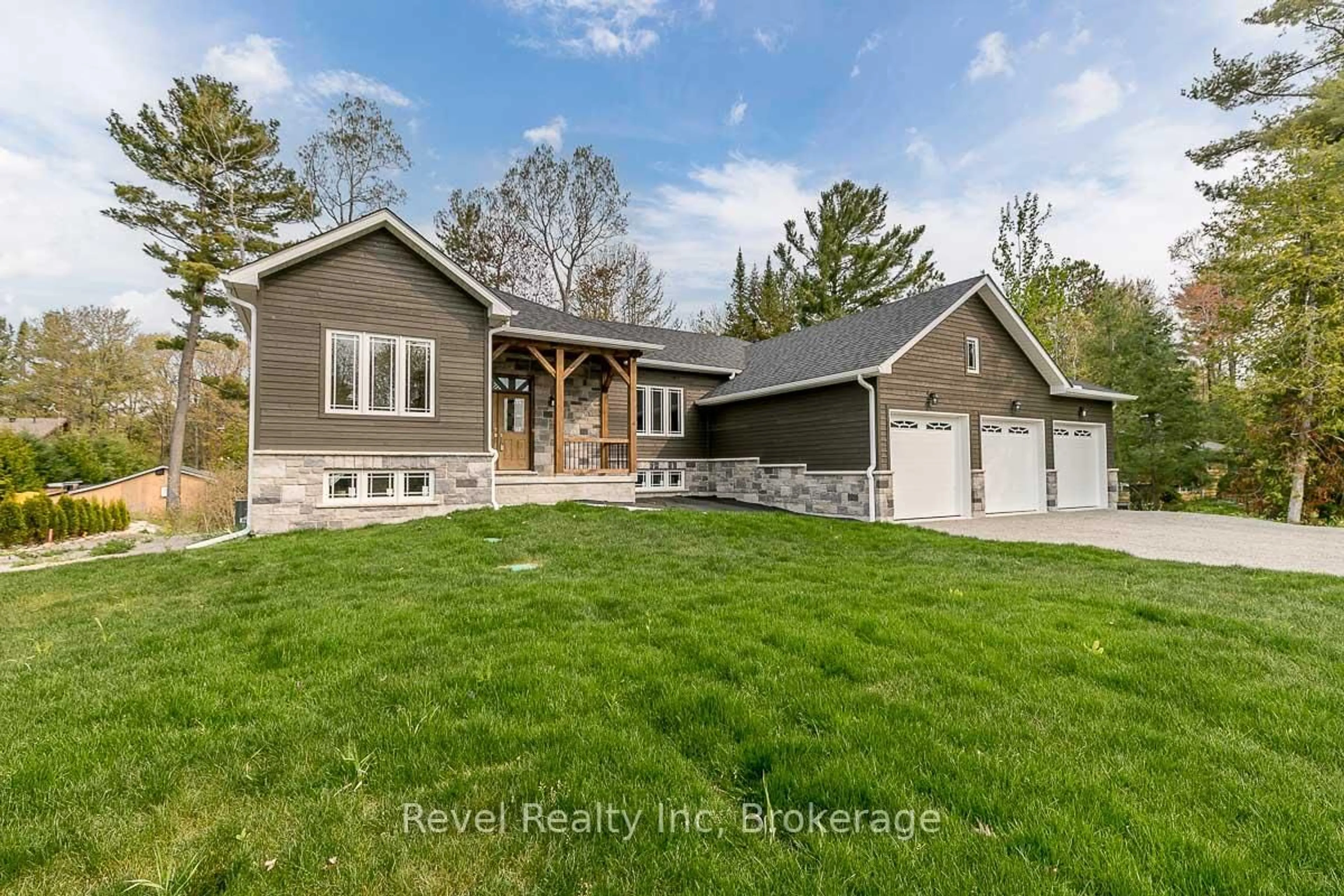 A pic from outside/outdoor area/front of a property/back of a property/a pic from drone, street for LOT 12 VOYAGEUR Dr, Tiny Ontario L9M 1R2