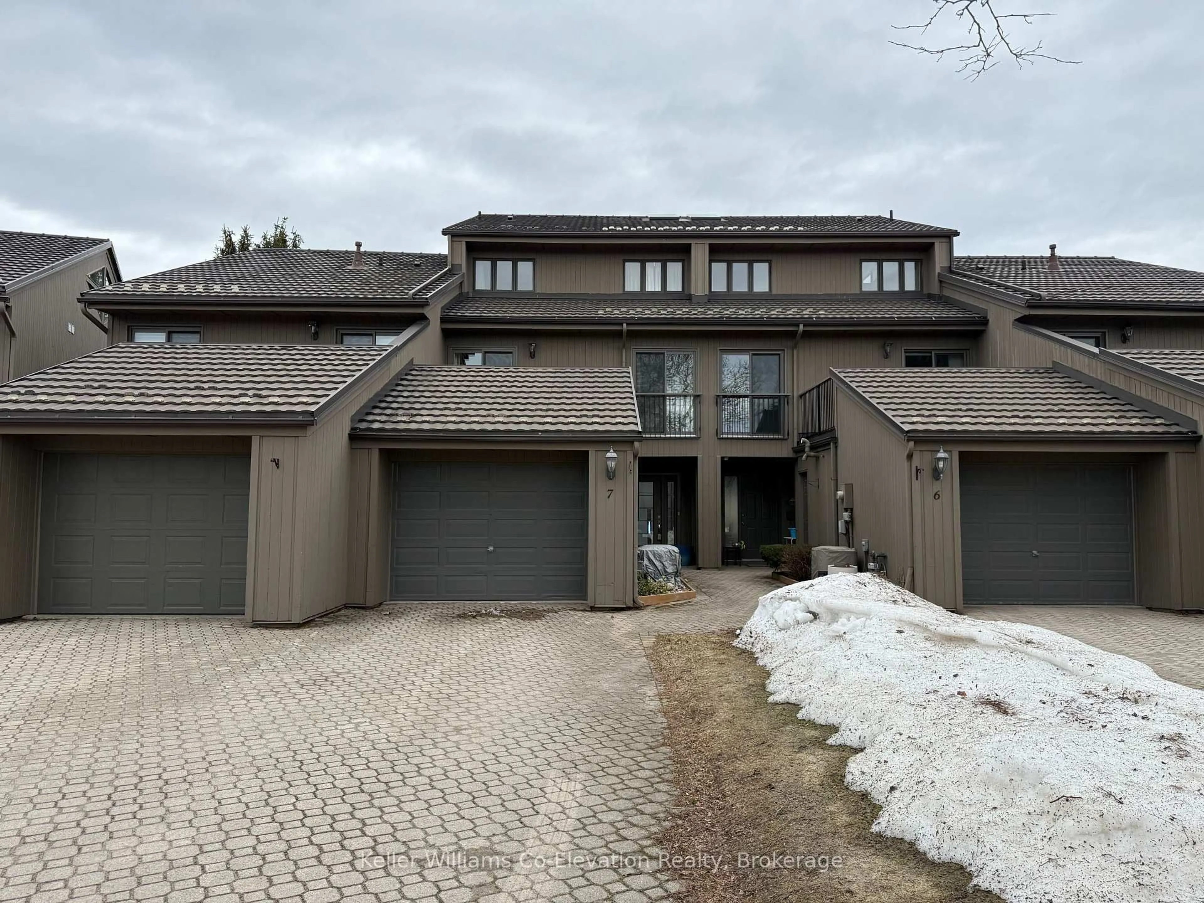 Unknown for 8 Beck Blvd #7, Penetanguishene Ontario L9M 1C3