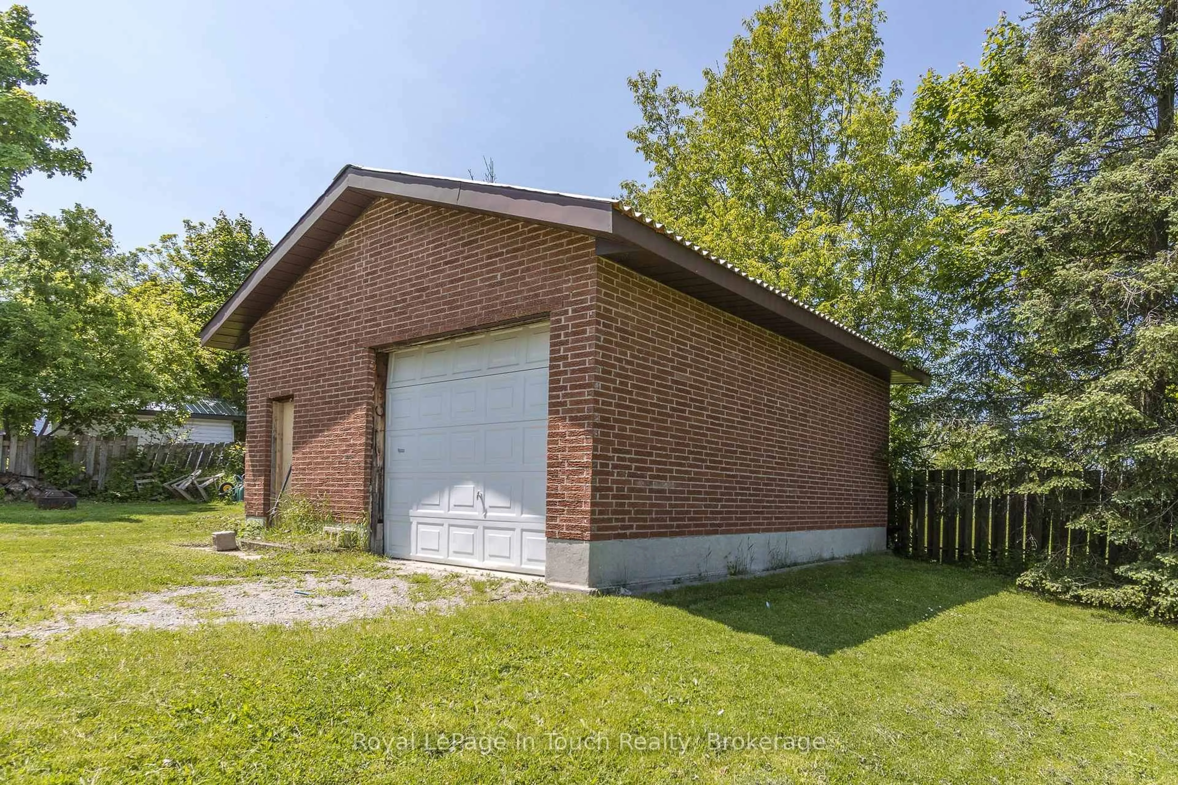 Unknown for 242 Barnett Ave, Midland Ontario L4R 1N1