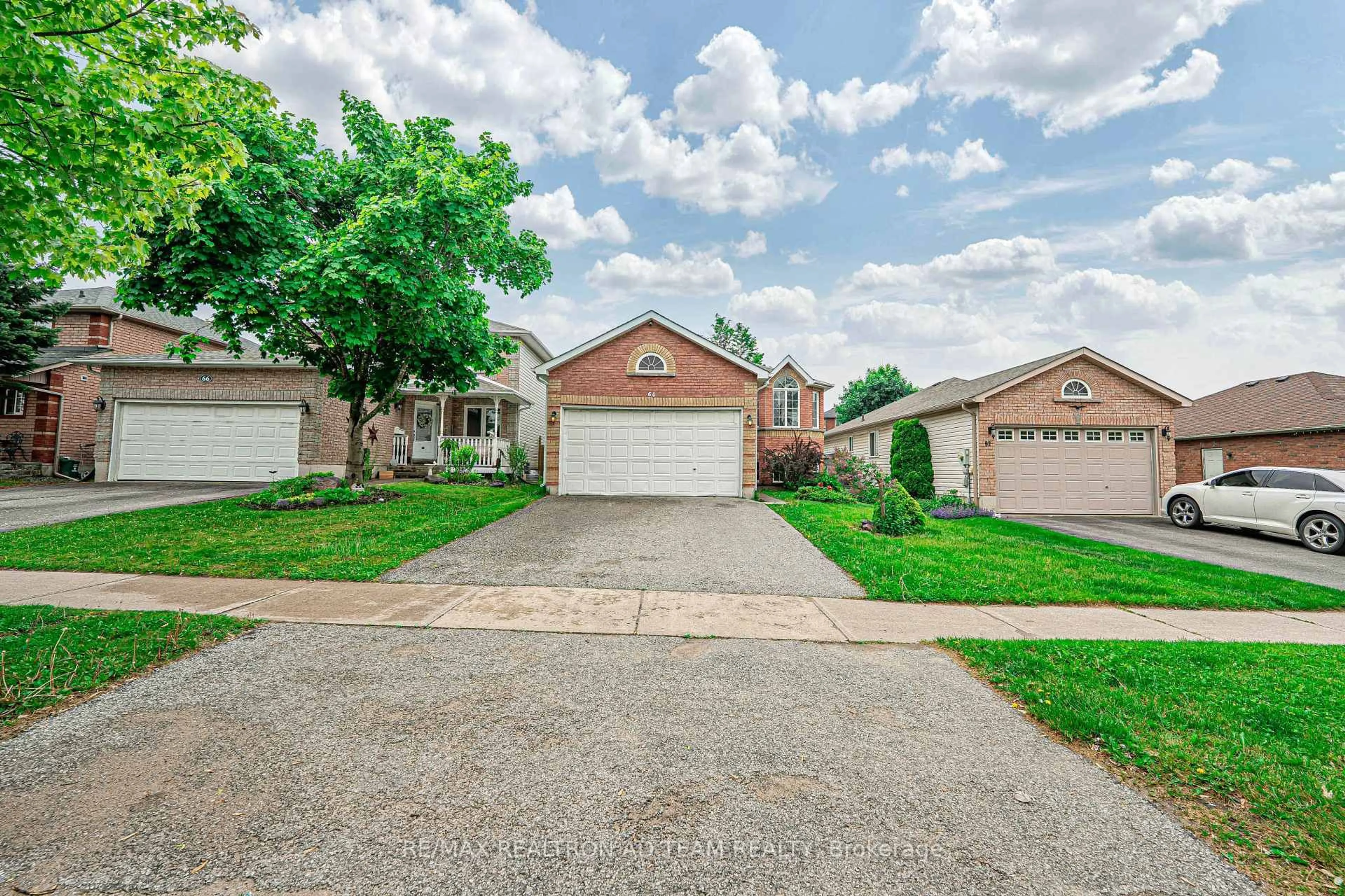 A pic from outside/outdoor area/front of a property/back of a property/a pic from drone, street for 64 Snowy Owl Cres, Barrie Ontario L4M 6P5