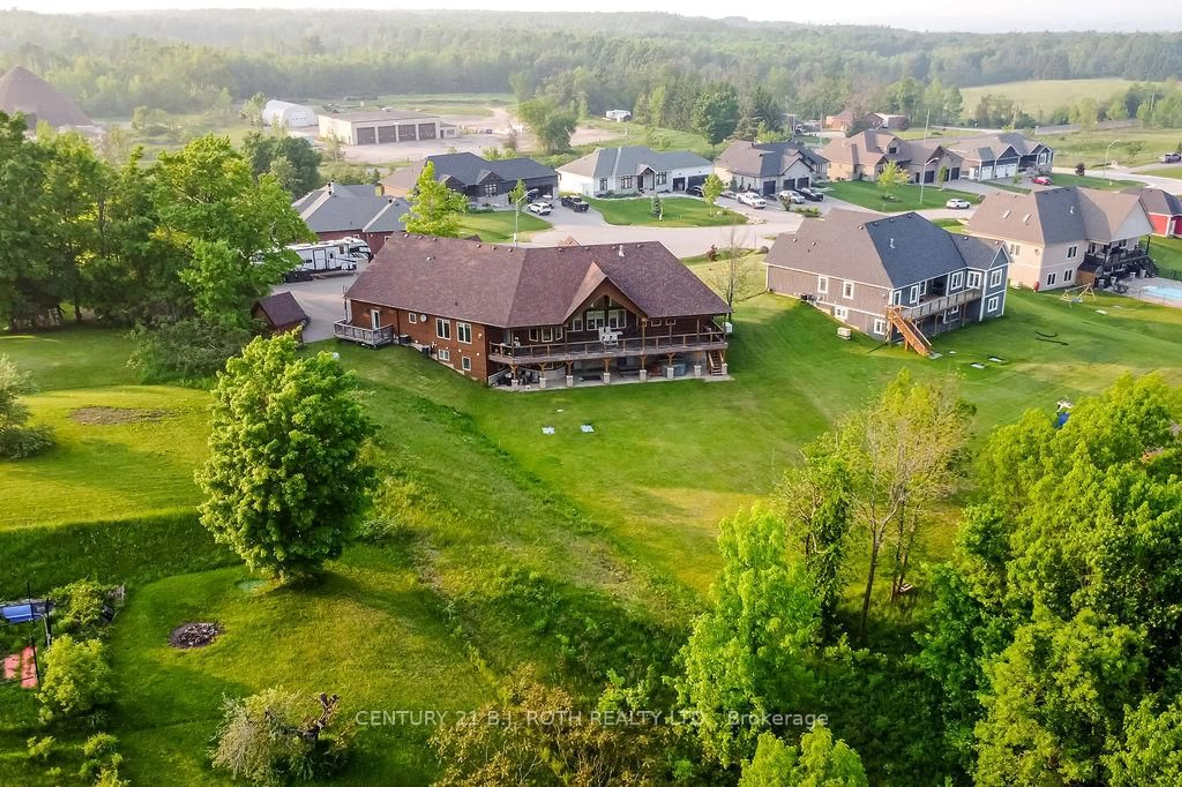 A pic from outside/outdoor area/front of a property/back of a property/a pic from drone, unknown for 19 Reid's Rdge, Oro-Medonte Ontario L0K 1N0
