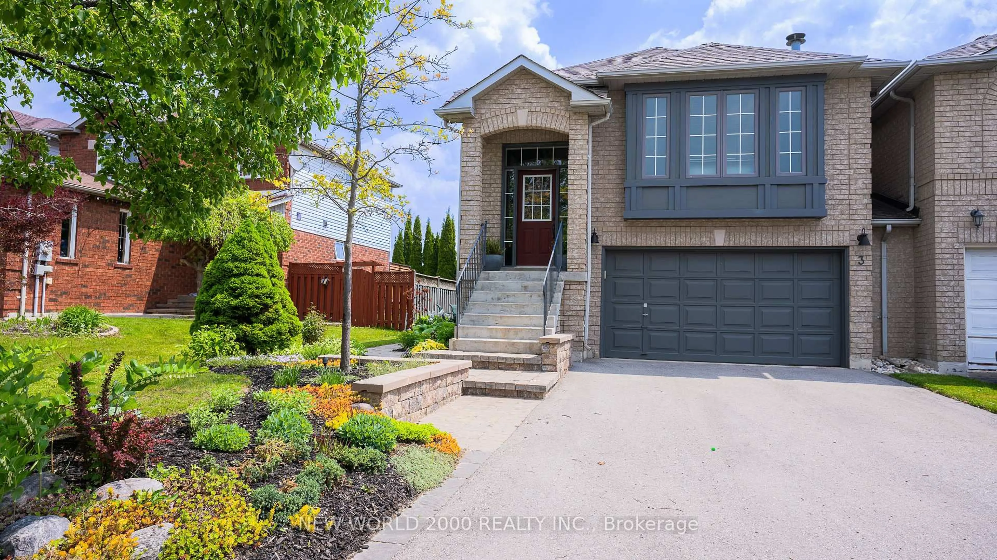 Home with brick exterior material, street for 3 Rundle Cres, Barrie Ontario L4N 8E9