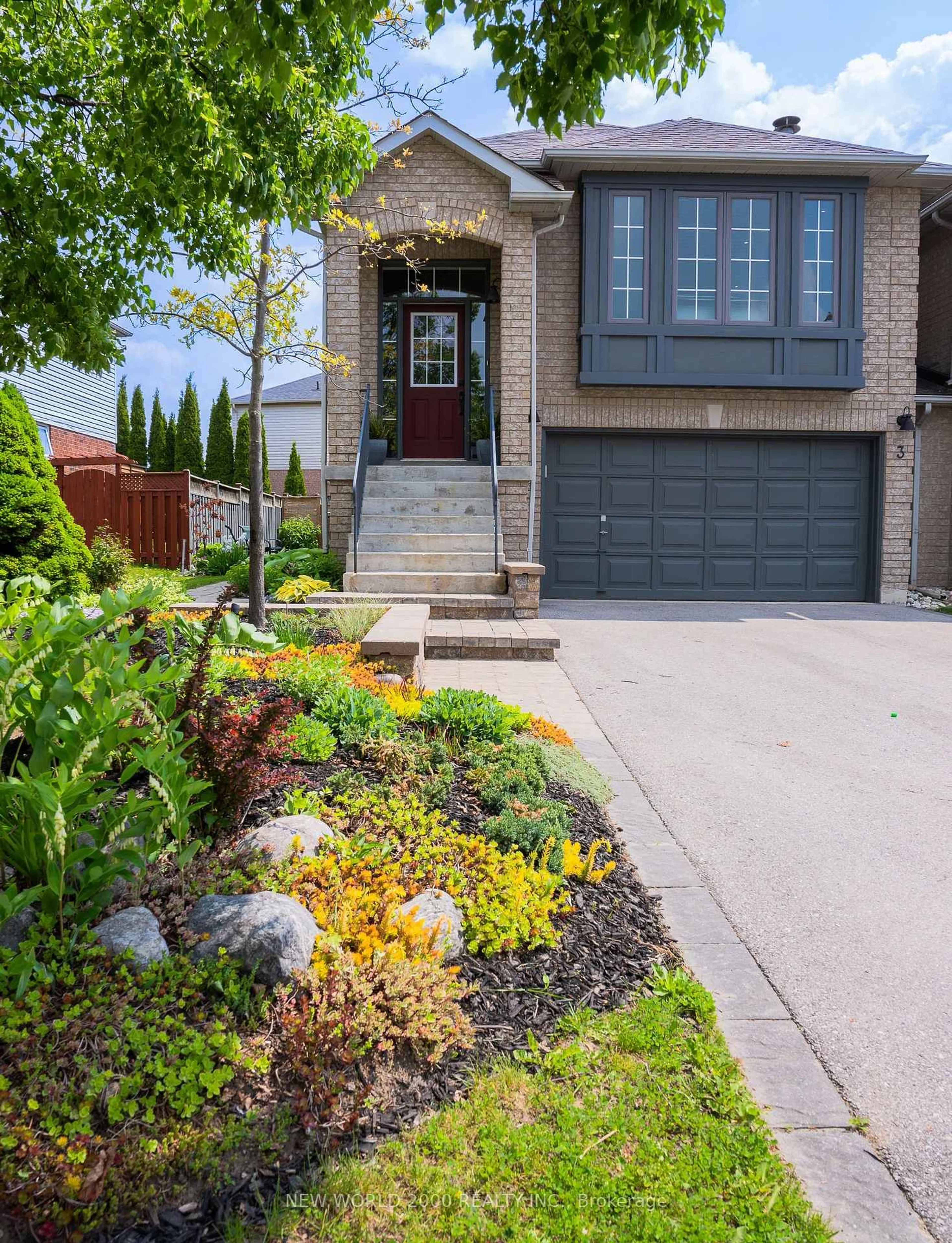 Home with brick exterior material, street for 3 Rundle Cres, Barrie Ontario L4N 8E9