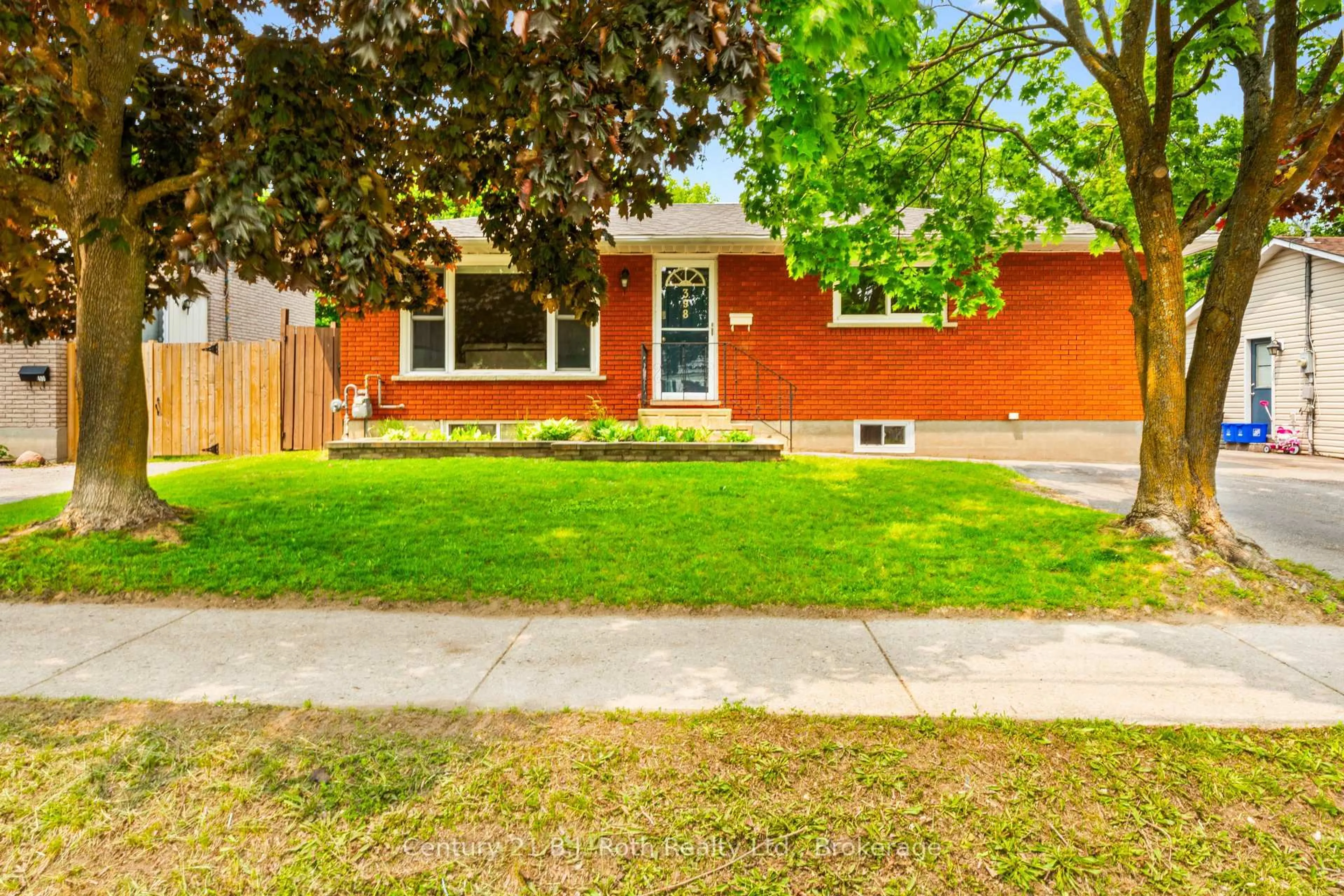 Home with brick exterior material, street for 398 Mary St, Orillia Ontario L3V 3G3