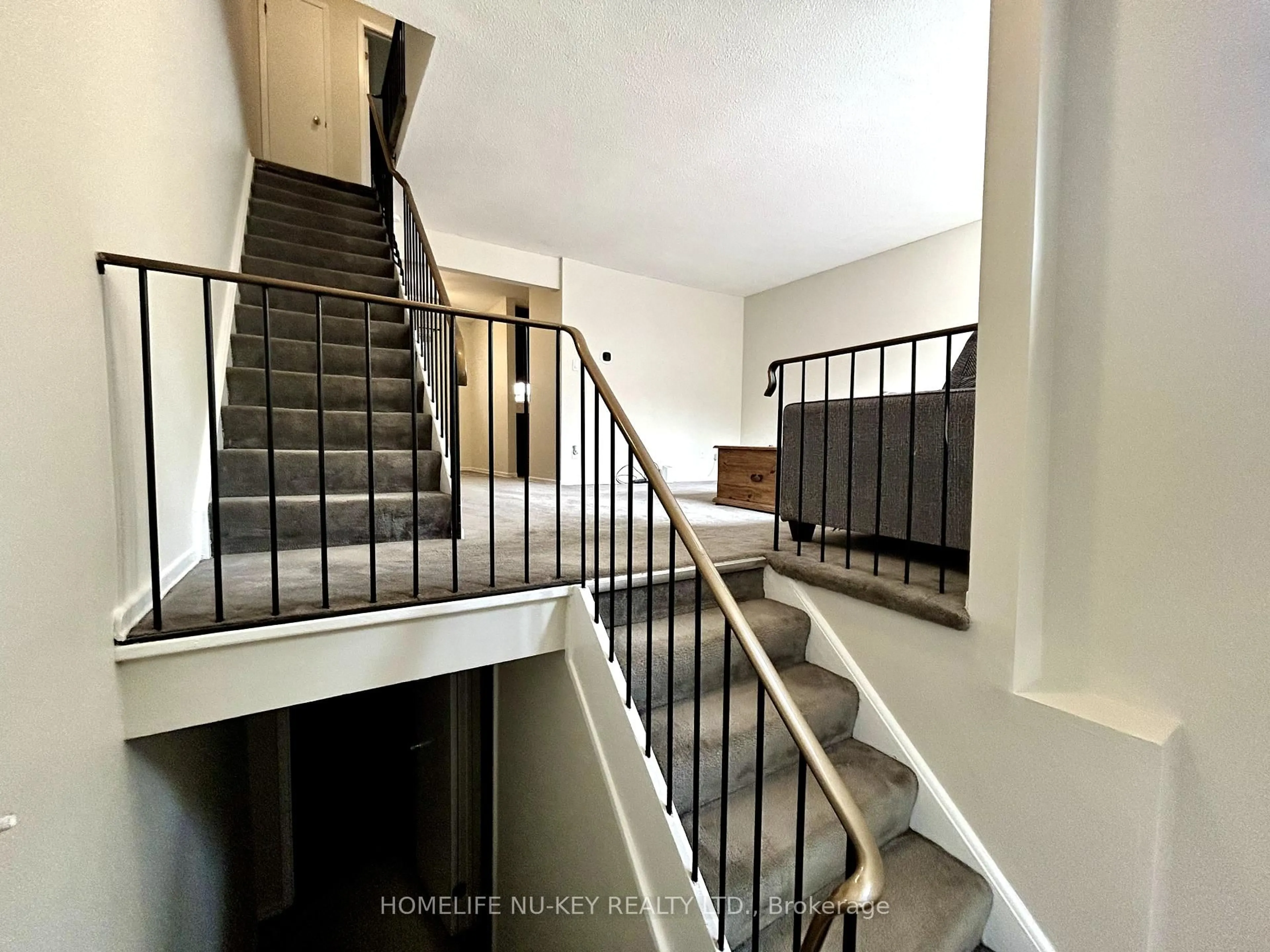 Stairs for 63 Ferris Lane #D4, Barrie Ontario L4M 5C4