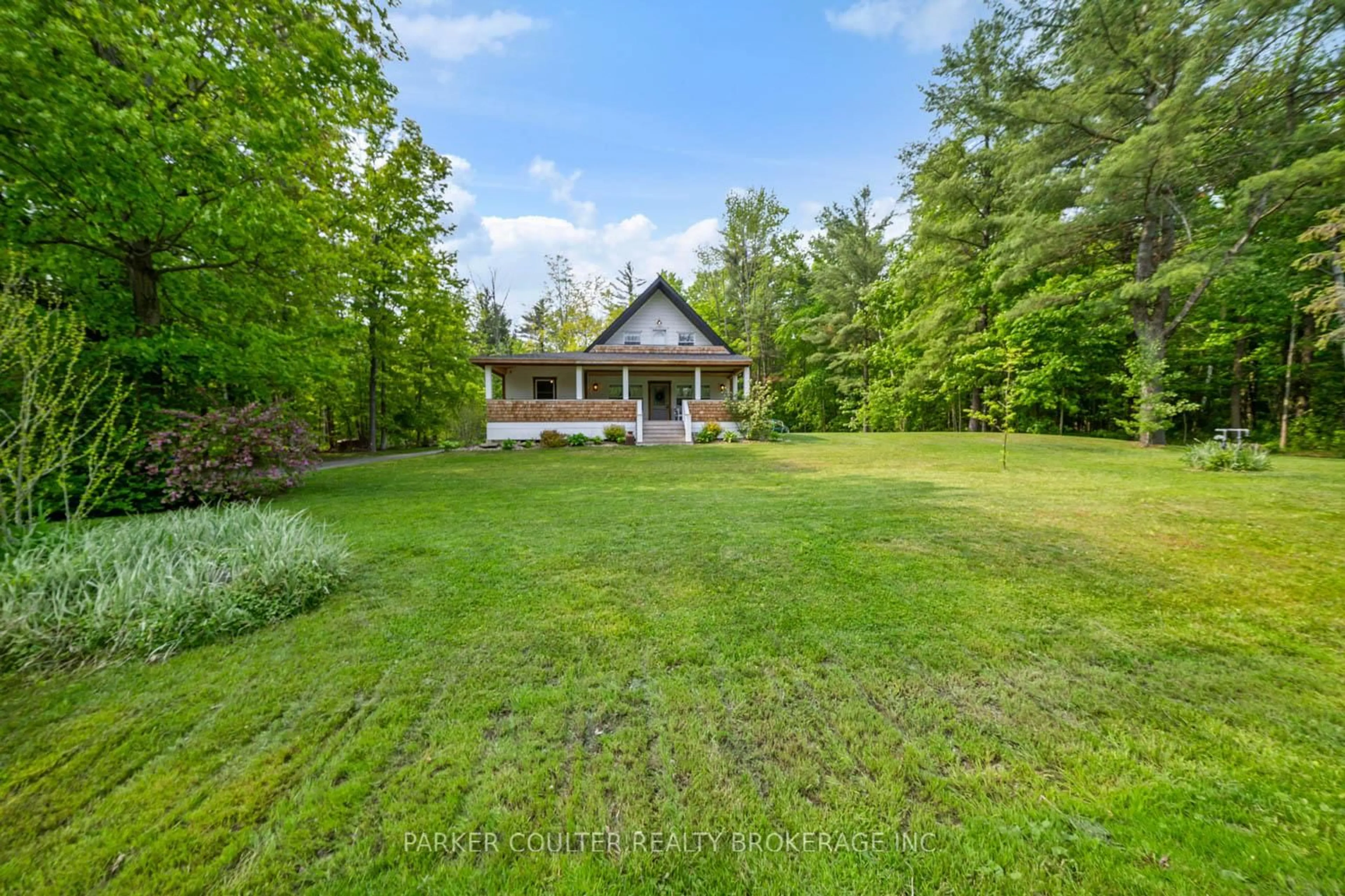 A pic from outside/outdoor area/front of a property/back of a property/a pic from drone, unknown for 2352 Mcdonald Rd, Springwater Ontario L0L 1P0