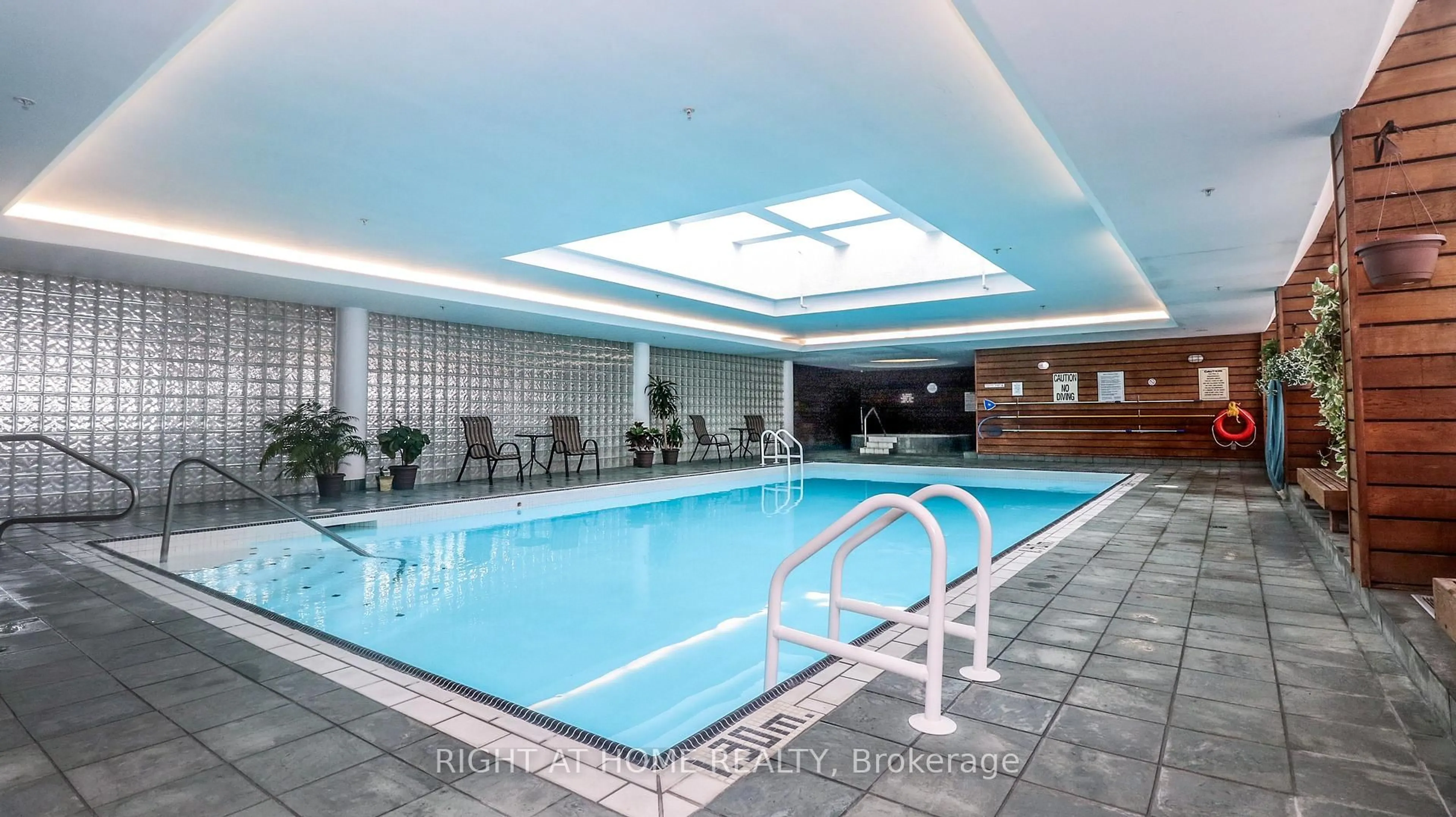 Pool for 150 DUNLOP St #605, Barrie Ontario L4M 6H1