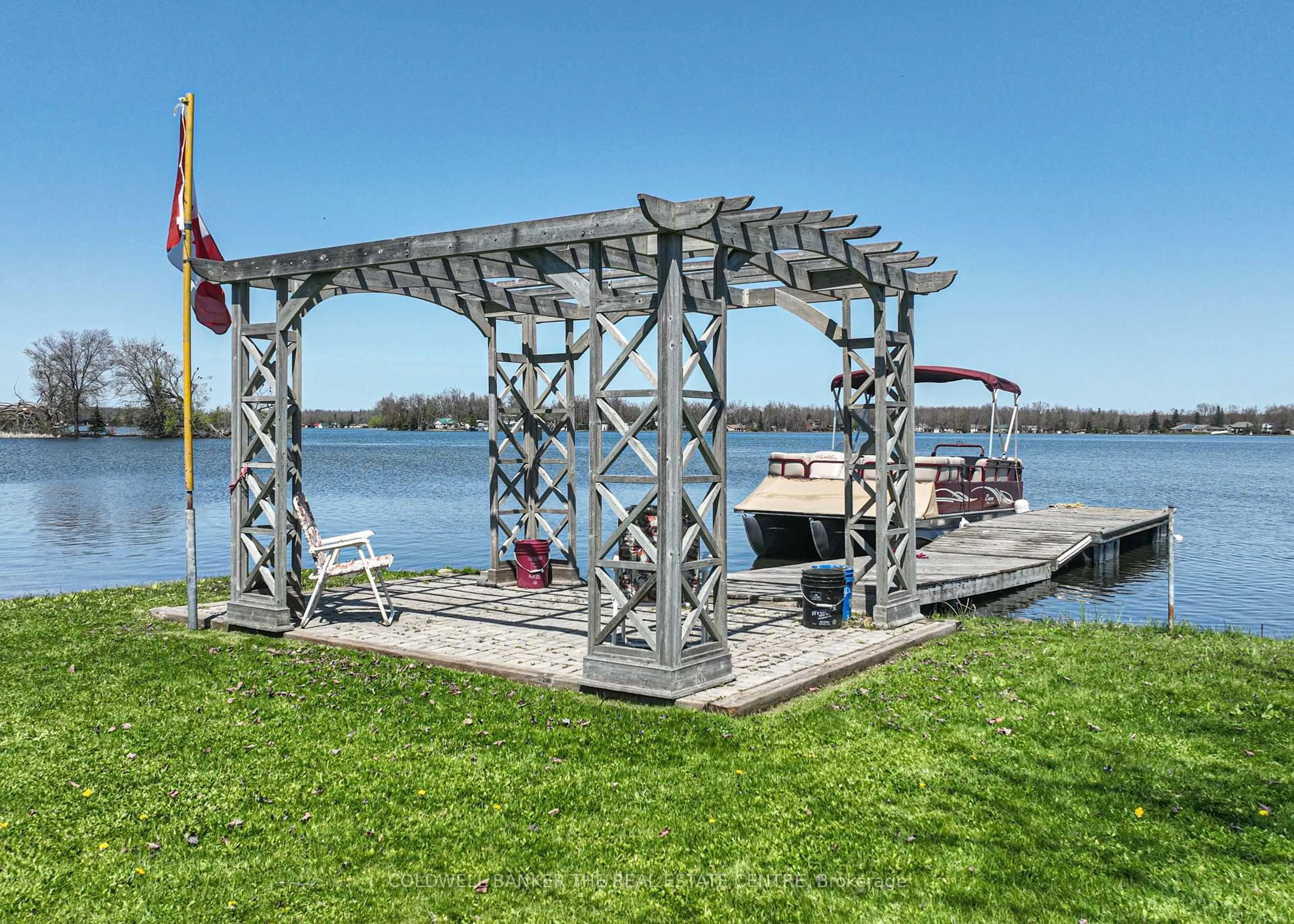 Patio, water/lake/river/ocean view for 4137 Bayview Ave, Ramara Ontario L3V 0S2
