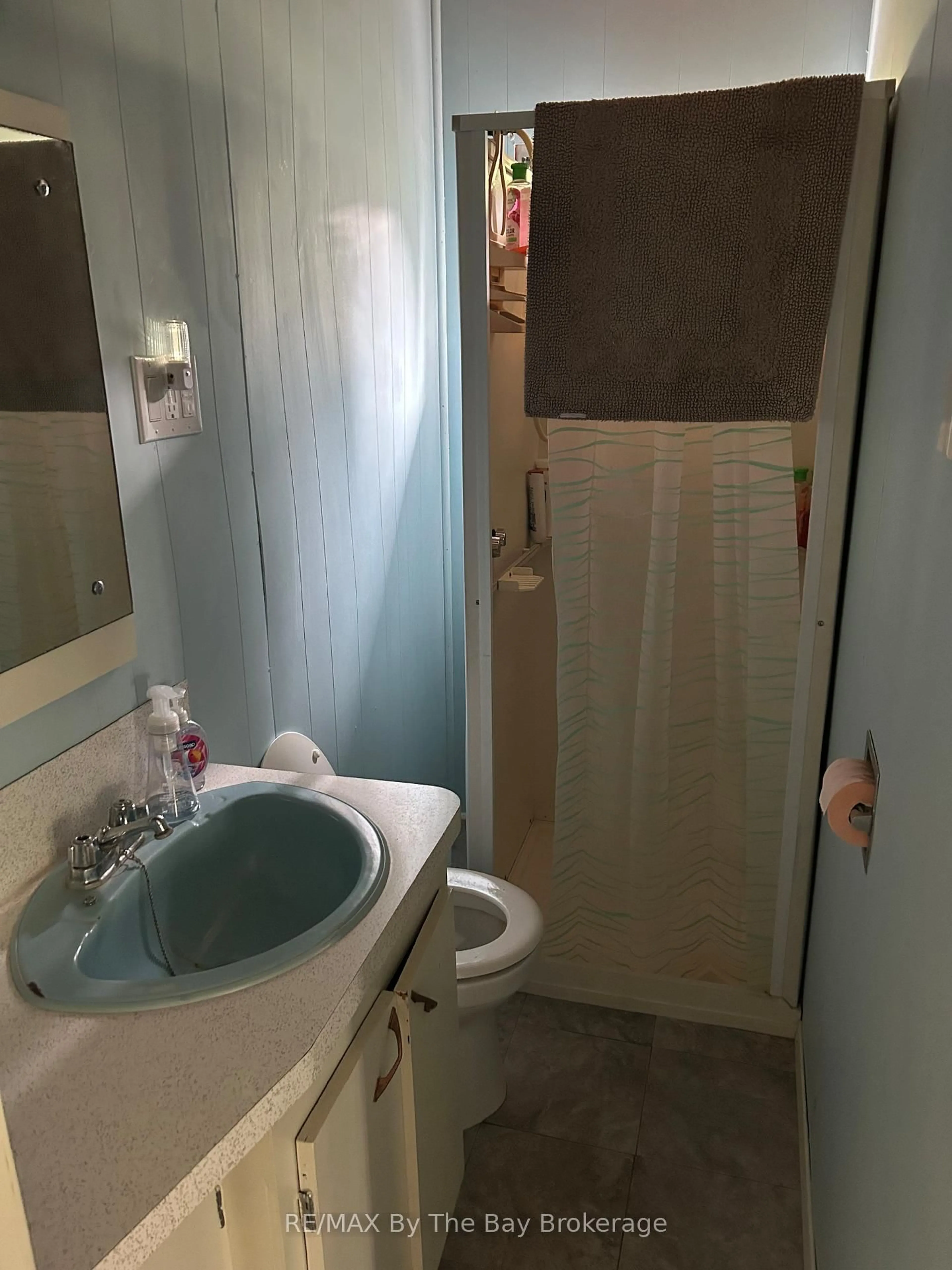 Standard bathroom, unknown for 1191 River Rd, Wasaga Beach Ontario L9Z 2R2