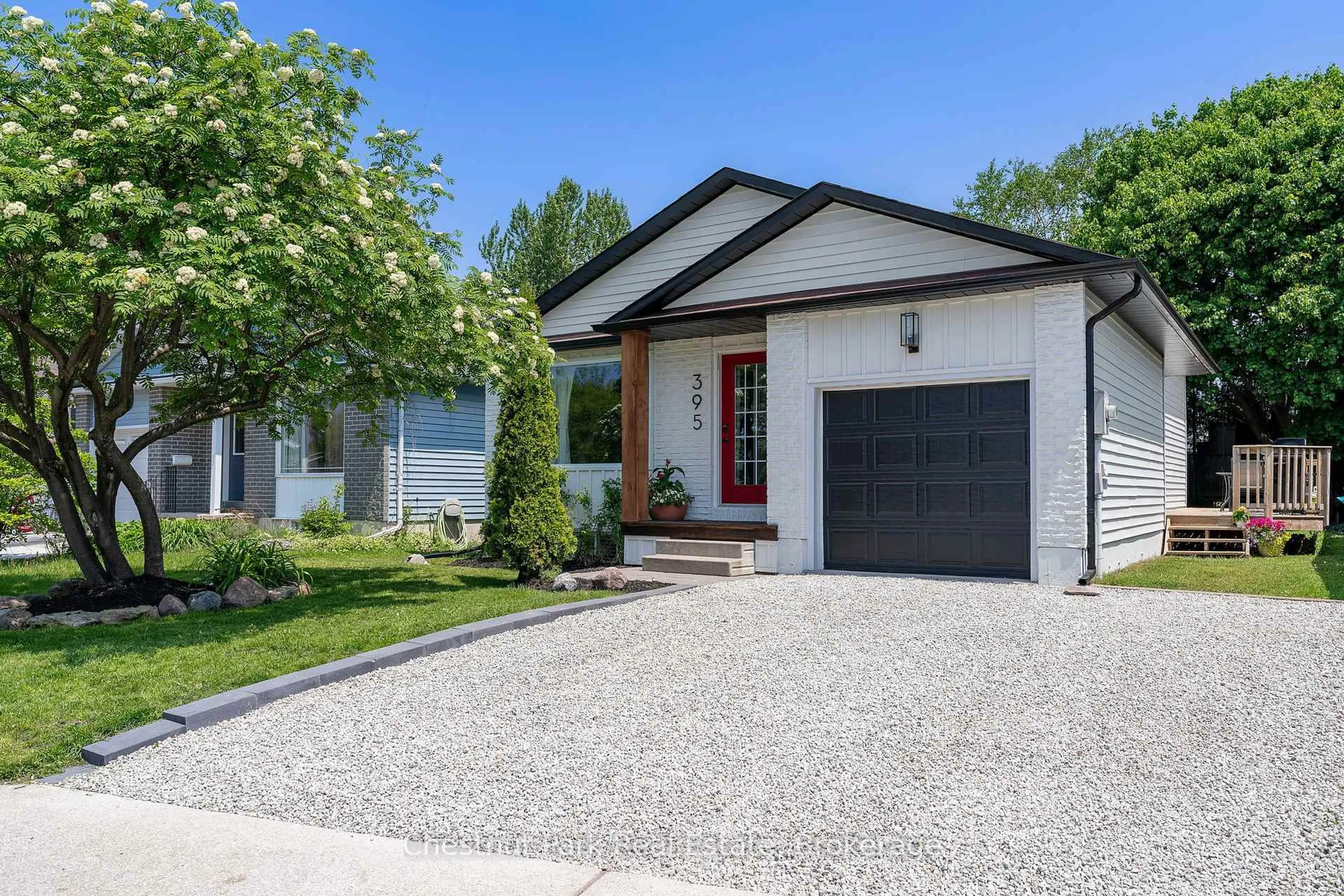 Home with brick exterior material, street for 395 Peel St, Collingwood Ontario L9Y 4T7