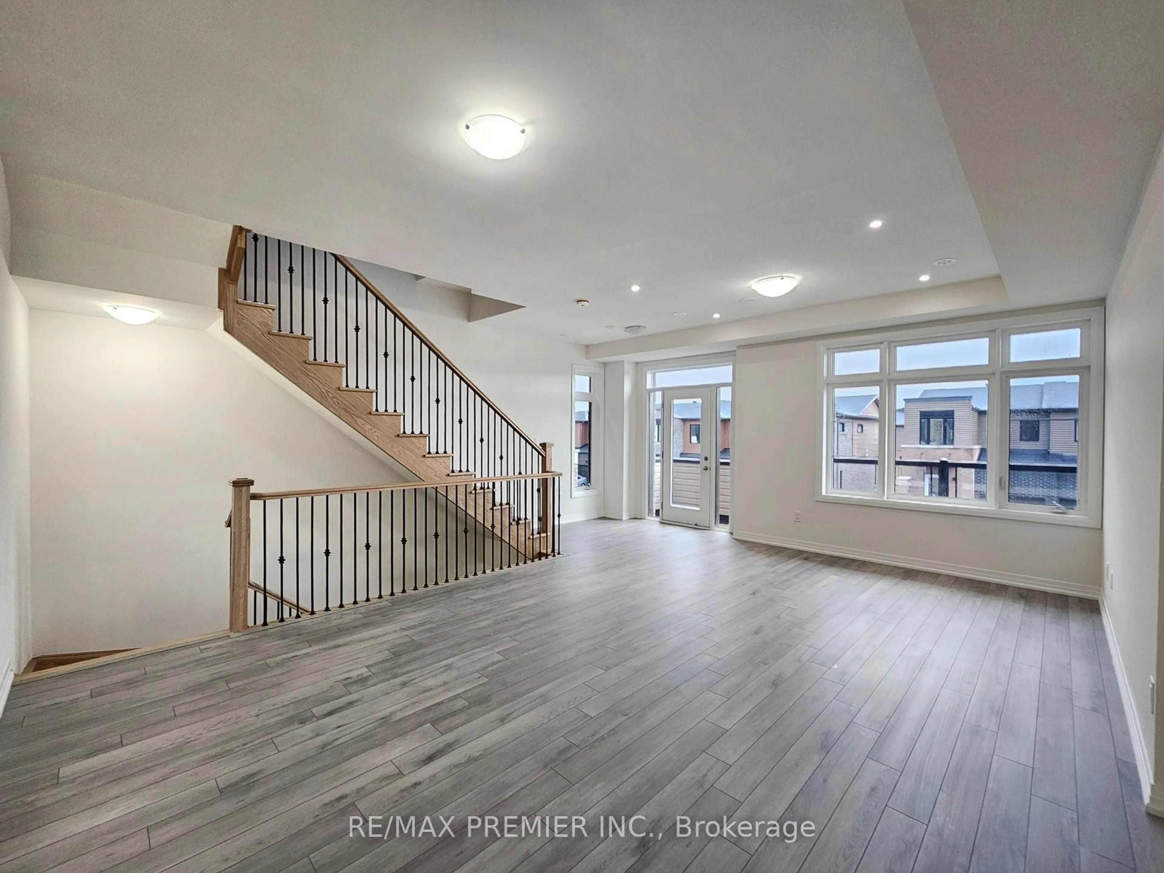 Unknown for 142 Turnberry Lane, Barrie Ontario L9J 0M3