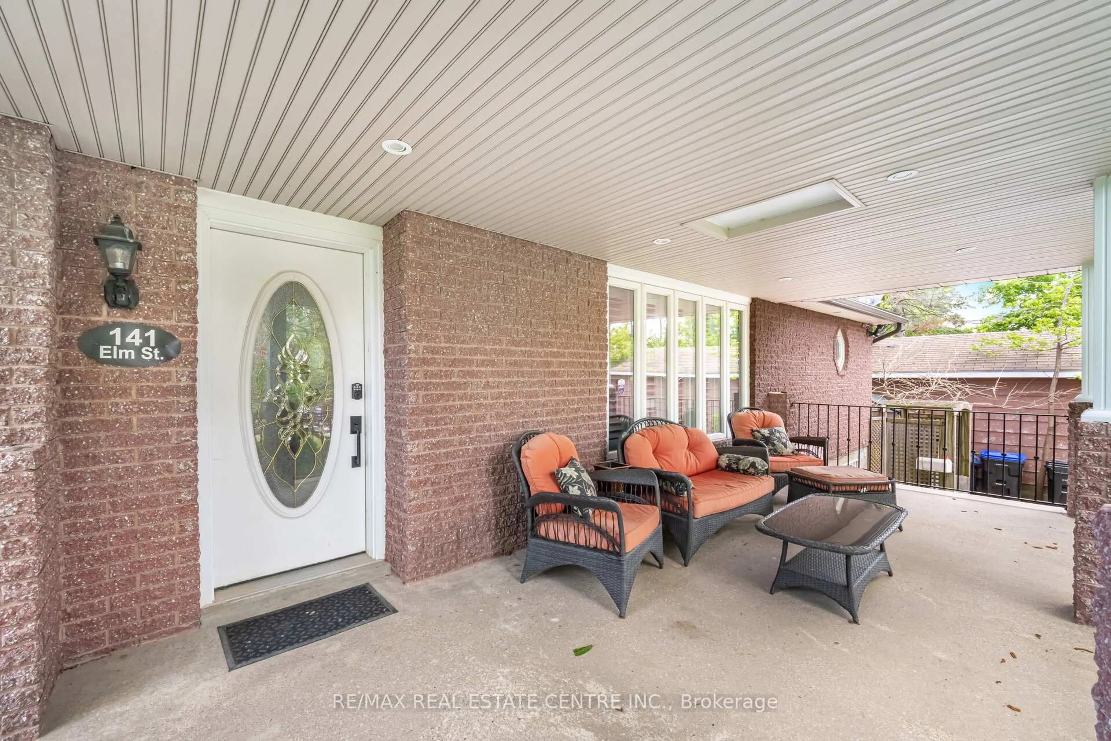 Patio, street for 141 Elm St, Collingwood Ontario L9Y 3J3