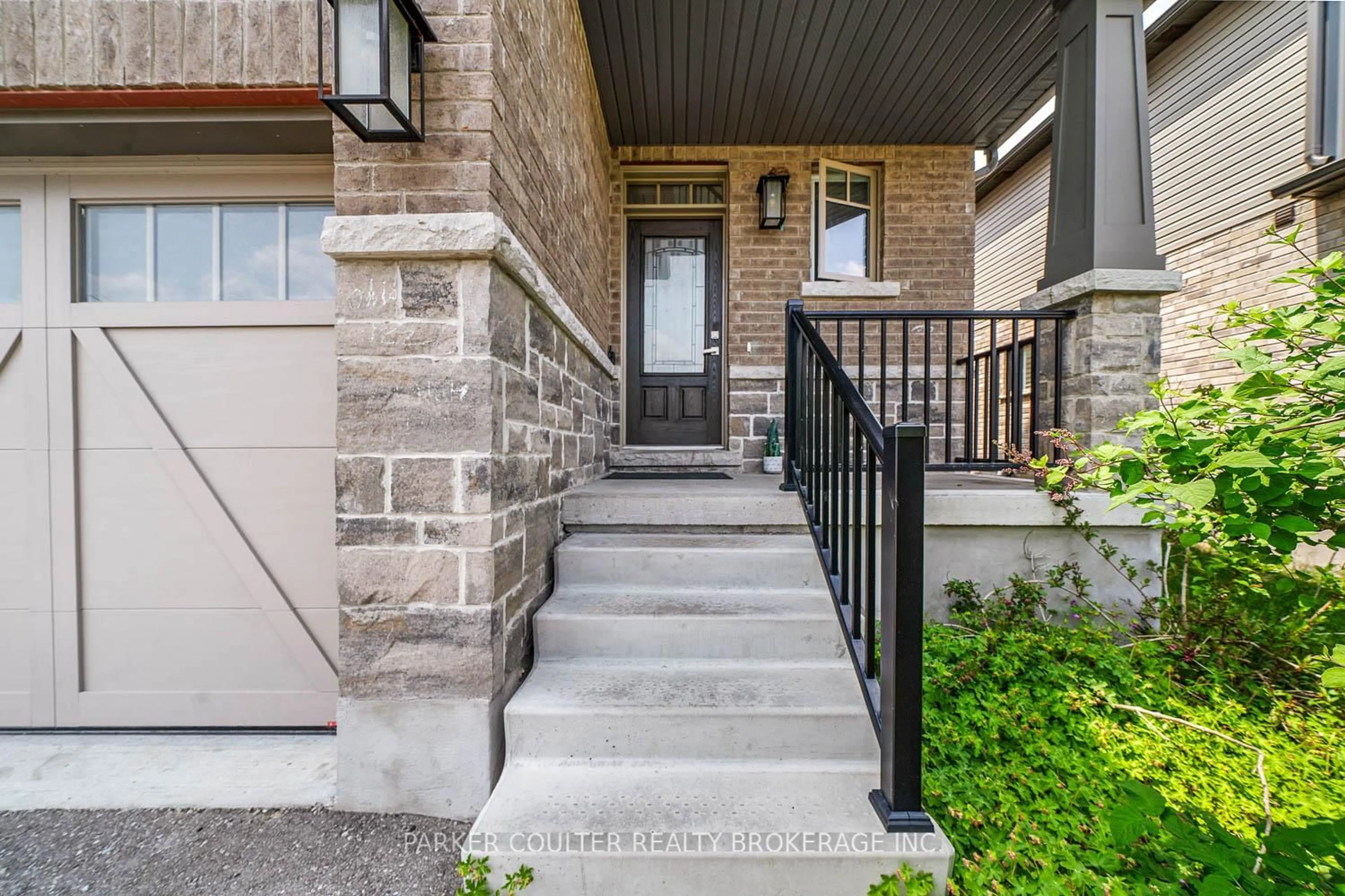 Unknown for 6 Bassett St, Collingwood Ontario L9Y 3B7