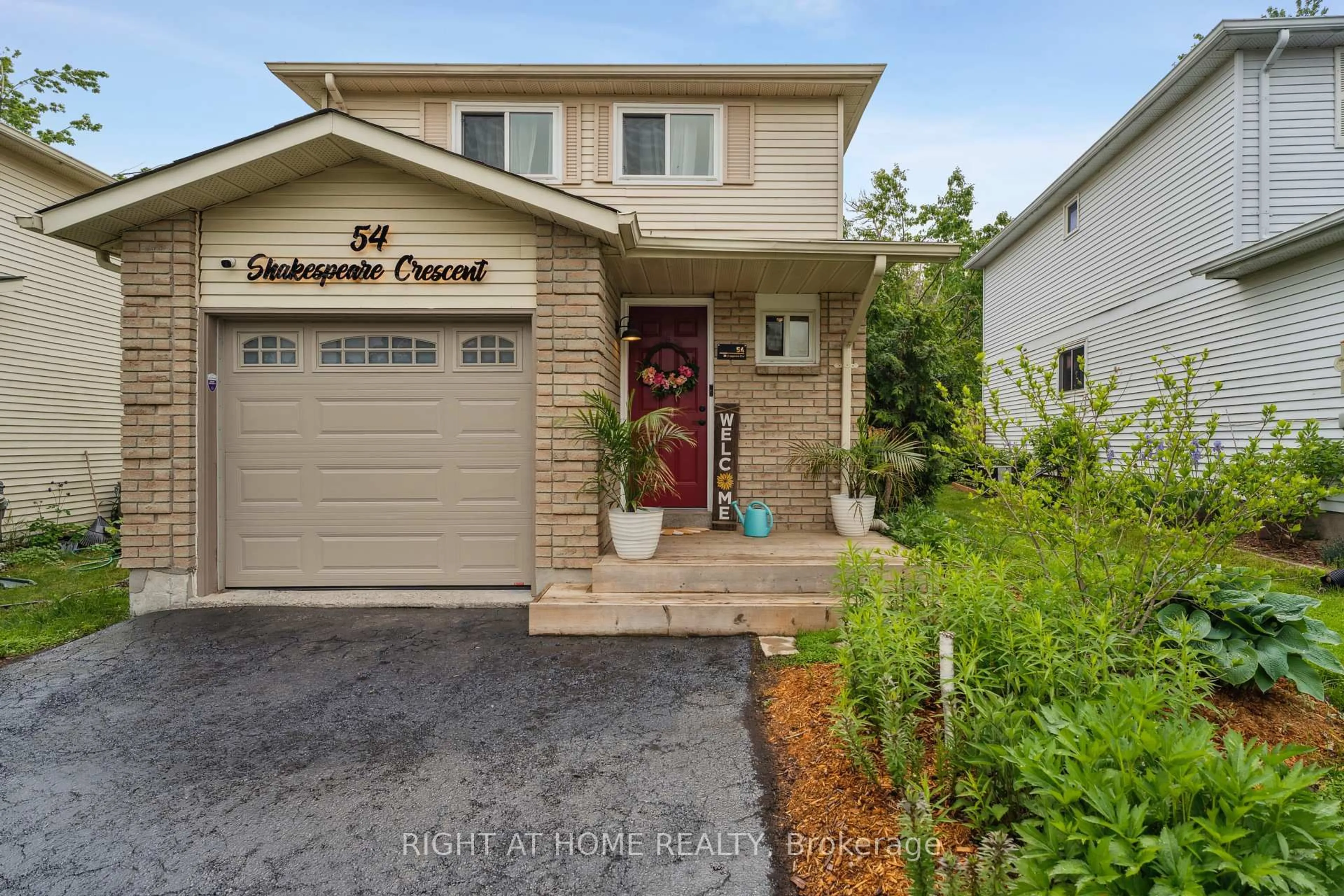 Home with brick exterior material, street for 54 Shakespeare Cres, Barrie Ontario L4N 6C1