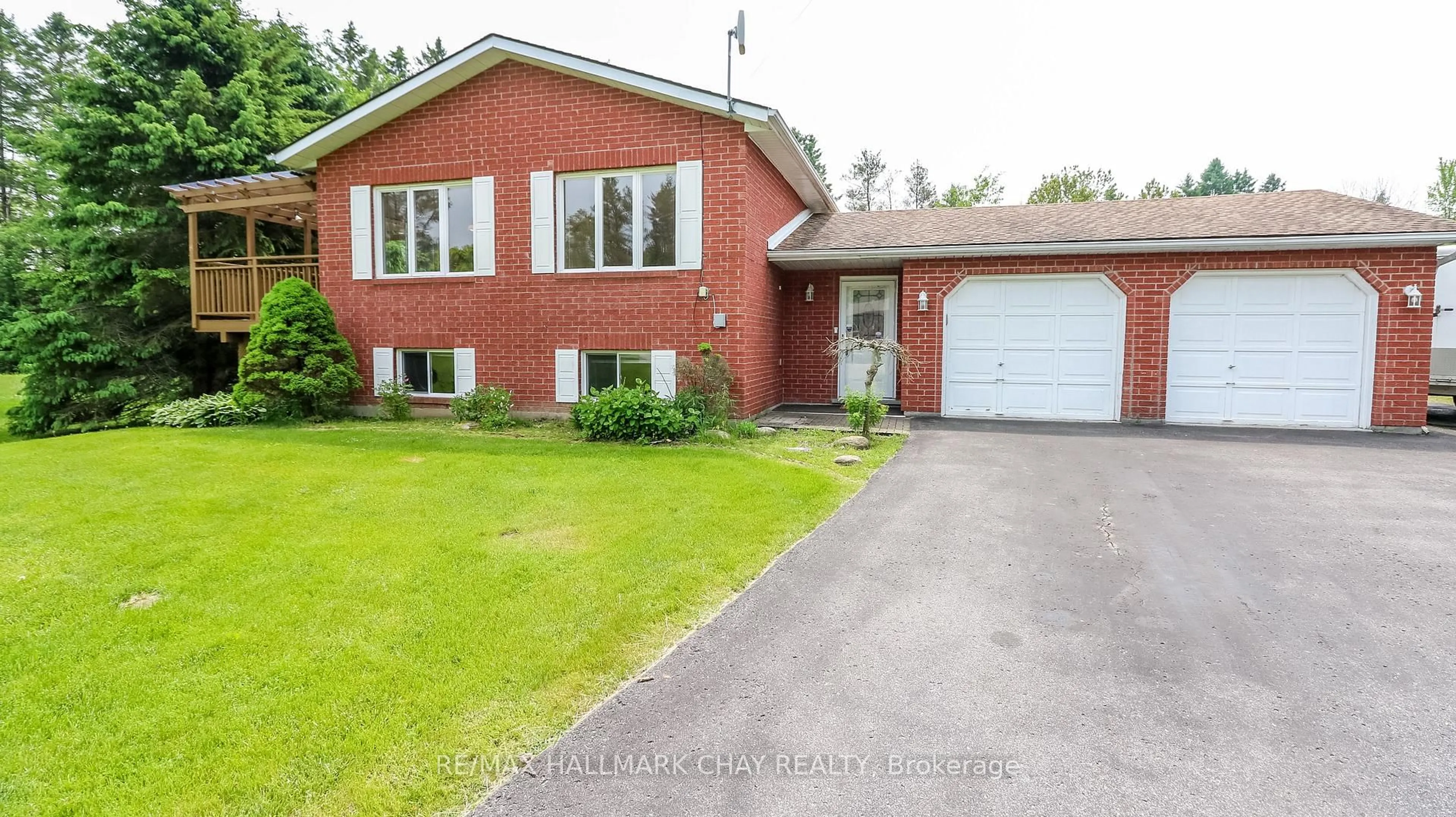 Home with brick exterior material, street for 19 Crystalwood Lane, Springwater Ontario L0L 1X0