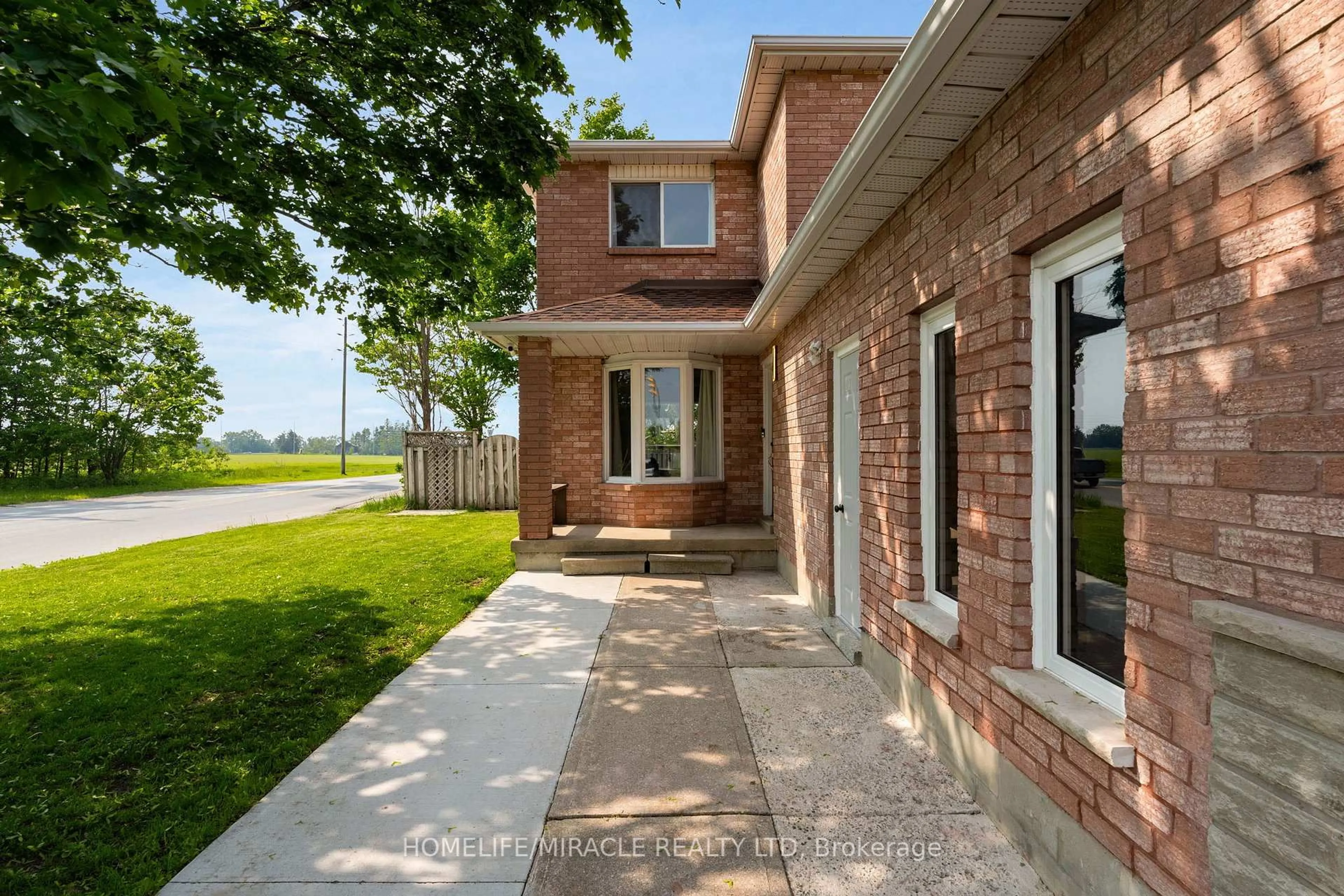 Home with brick exterior material, water/lake/river/ocean view for 392 Livingstone St, Barrie Ontario L4N 7M9