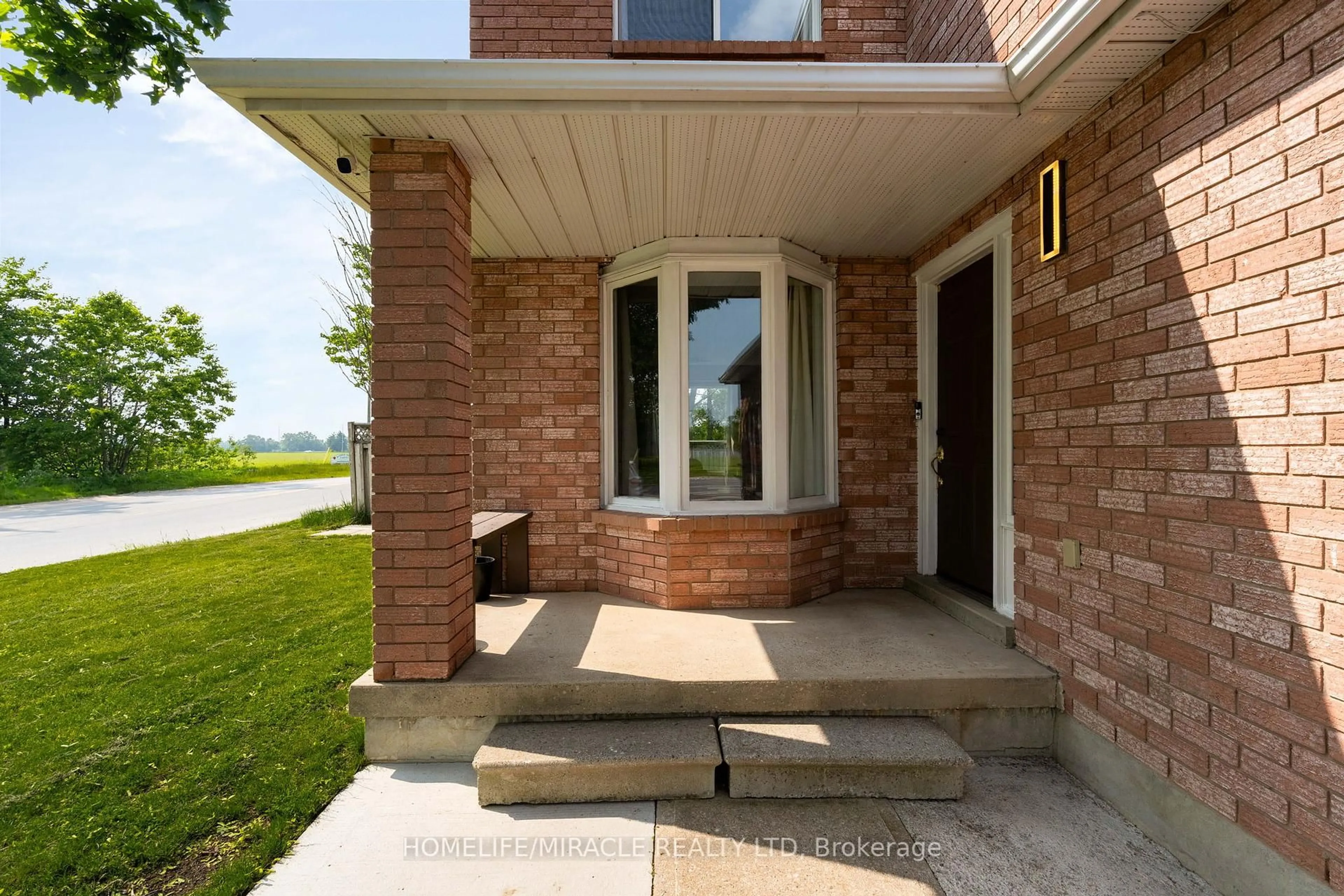 Home with brick exterior material, street for 392 Livingstone St, Barrie Ontario L4N 7M9
