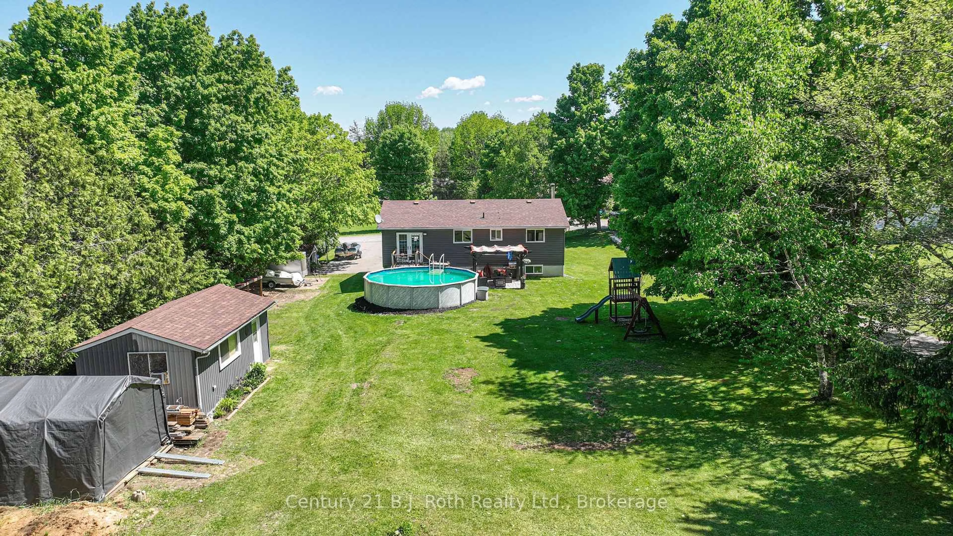 A pic from outside/outdoor area/front of a property/back of a property/a pic from drone, water/lake/river/ocean view for 10 CONDER Dr, Oro-Medonte Ontario L0K 1E0