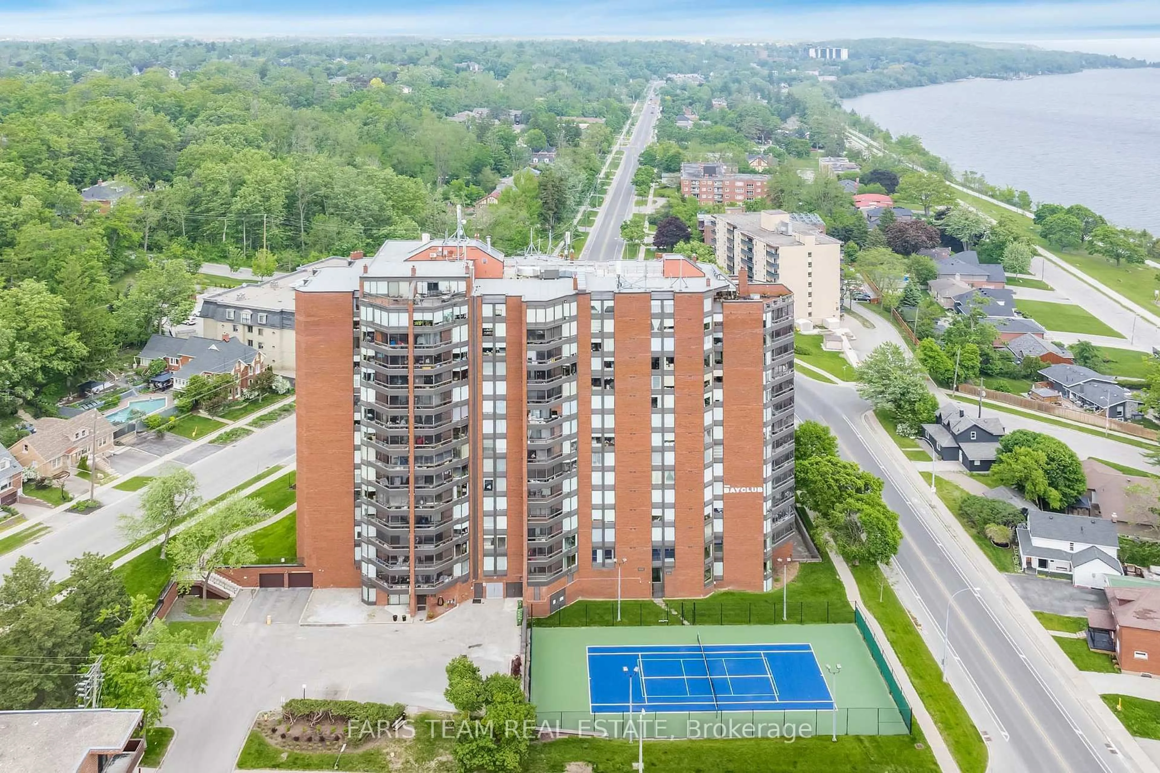 A pic from outside/outdoor area/front of a property/back of a property/a pic from drone, city buildings view from balcony for 181 Collier St #1006, Barrie Ontario L4M 5L6