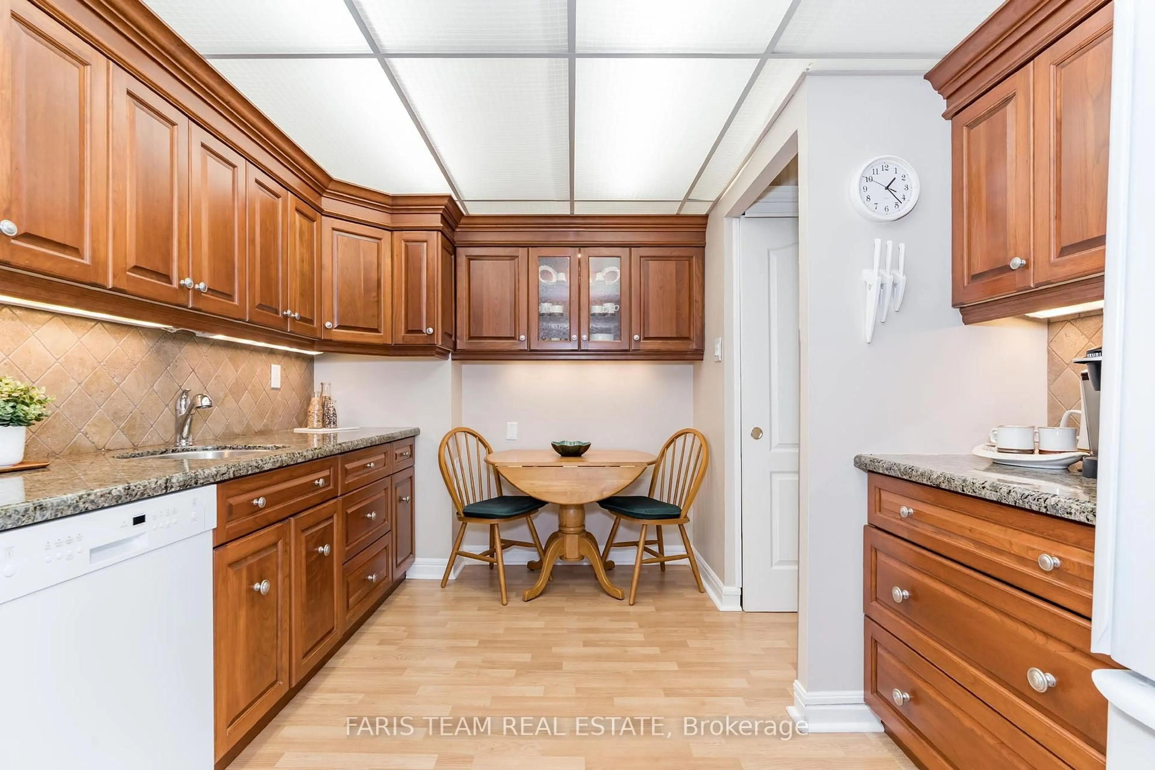 Standard kitchen, unknown for 181 Collier St #1006, Barrie Ontario L4M 5L6