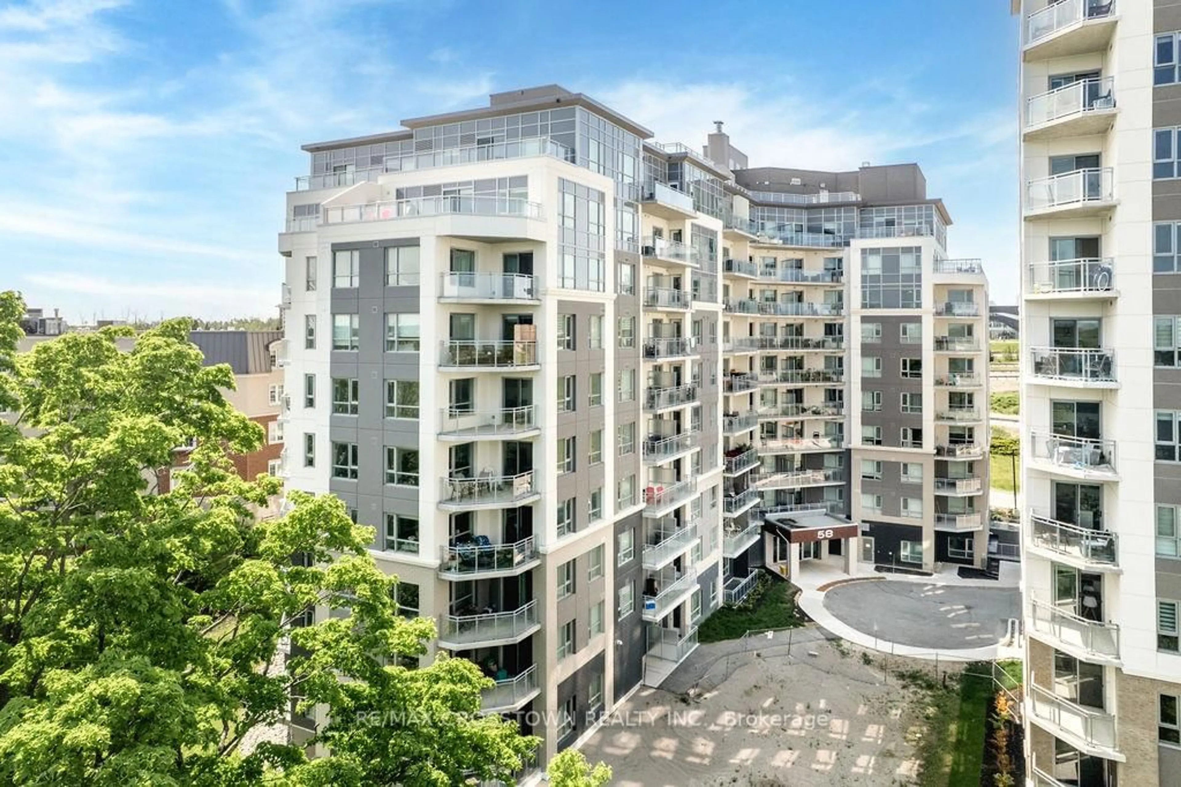 A pic from outside/outdoor area/front of a property/back of a property/a pic from drone, city buildings view from balcony for 58 Lakeside Terr #716, Barrie Ontario L4M 0L5