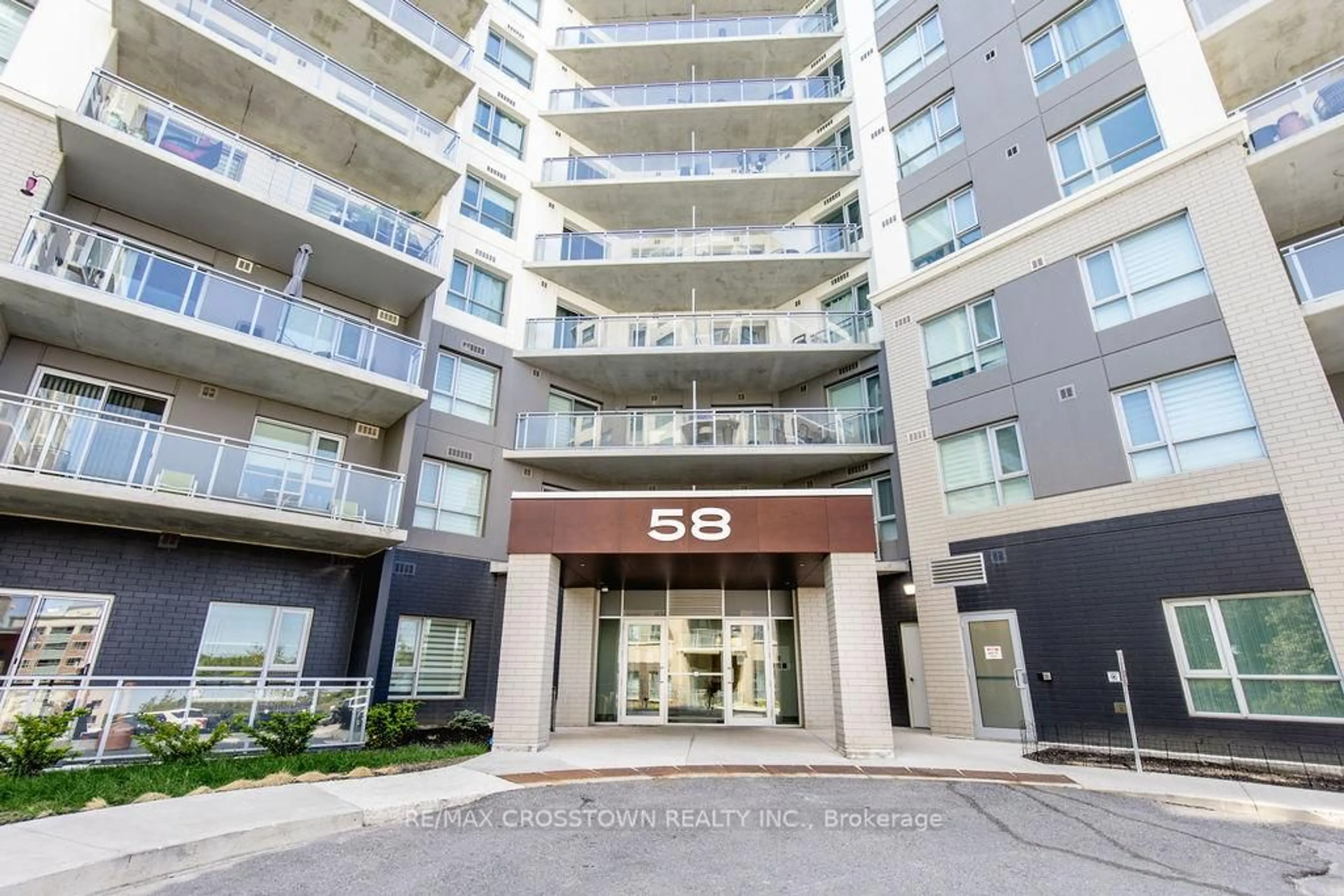 Indoor foyer for 58 Lakeside Terr #716, Barrie Ontario L4M 0L5