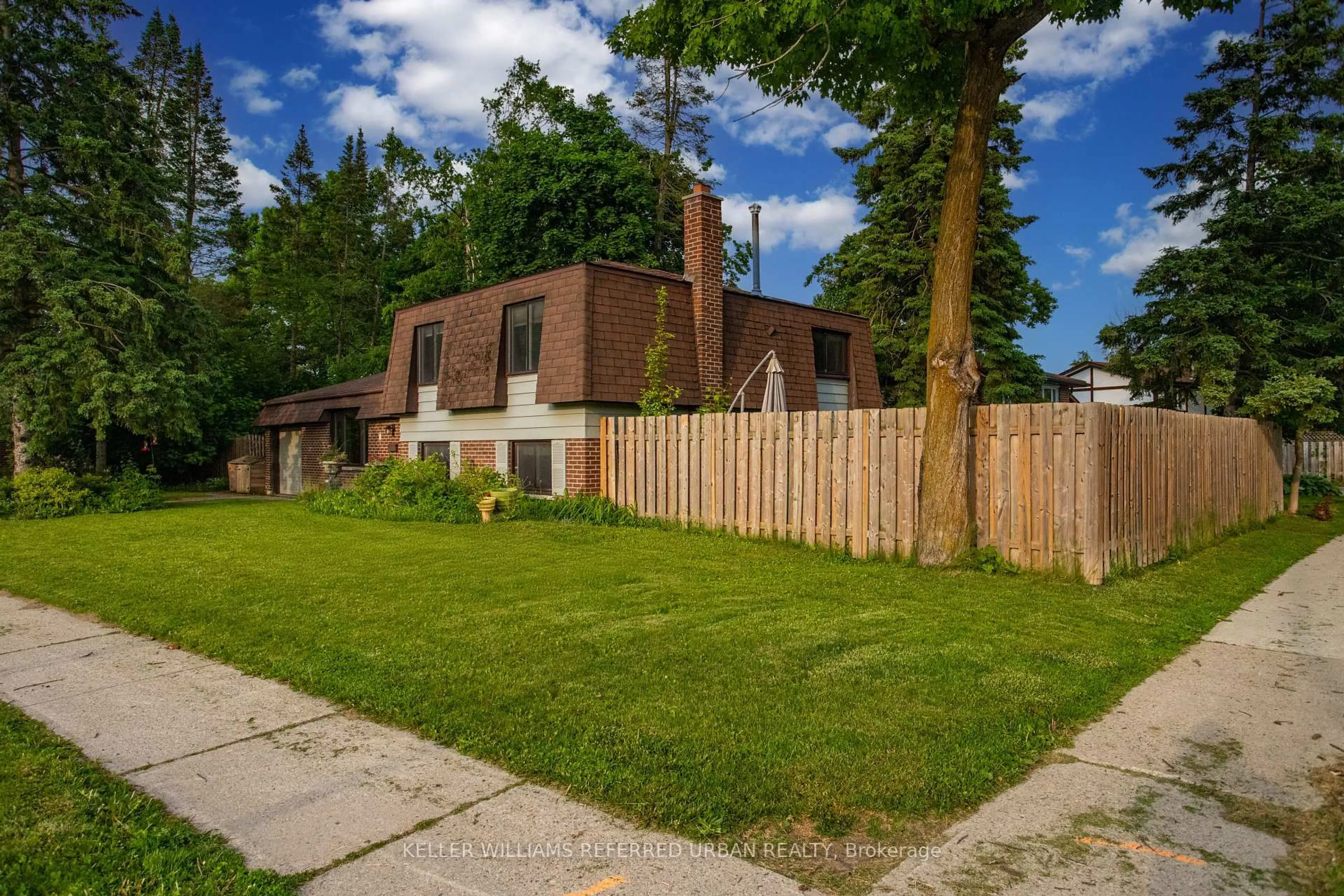 Unknown for 1 Birchwood Dr, Barrie Ontario L4M 4W7