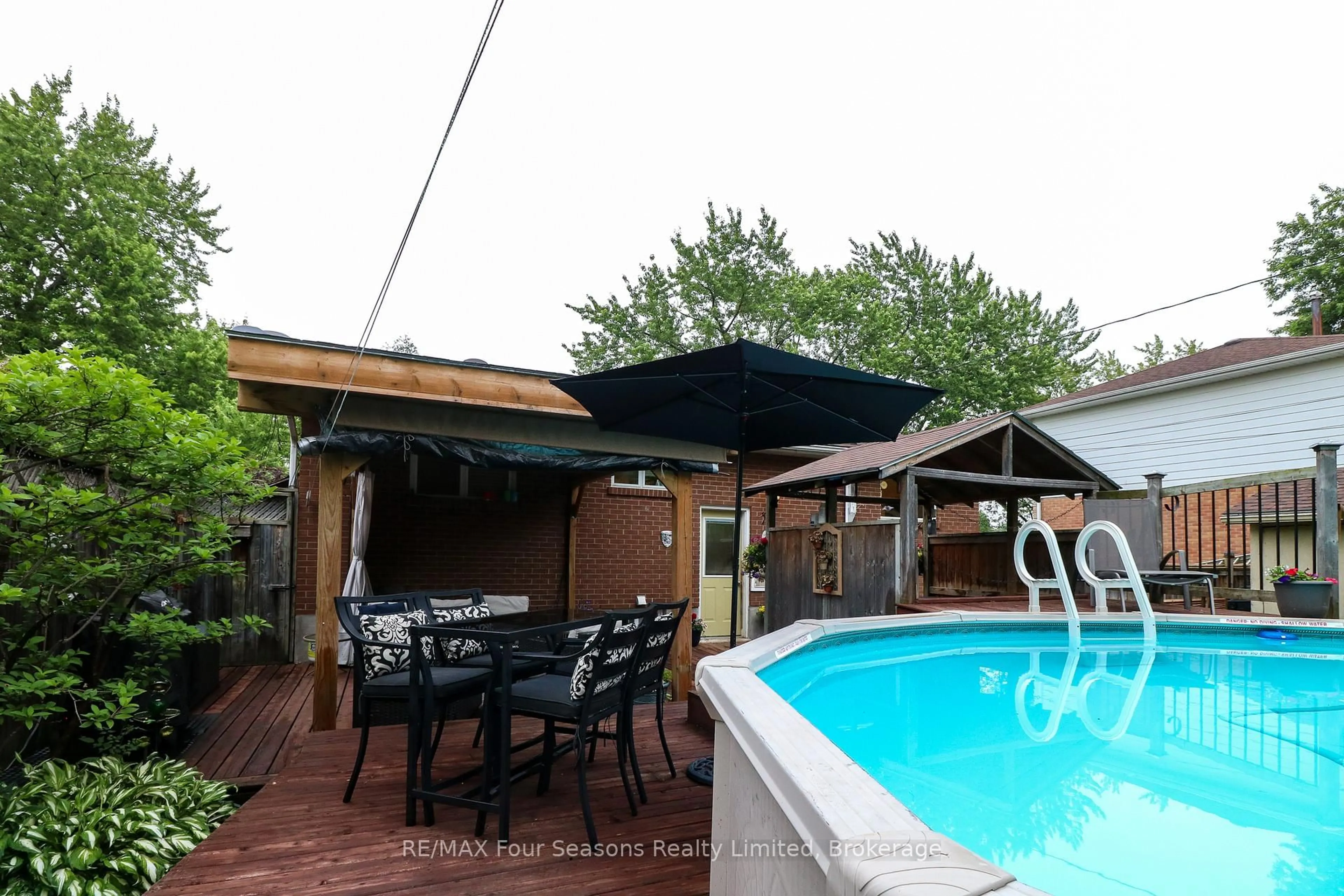 Pool for 19 Clarkson Cres, Collingwood Ontario L9Y 3B7