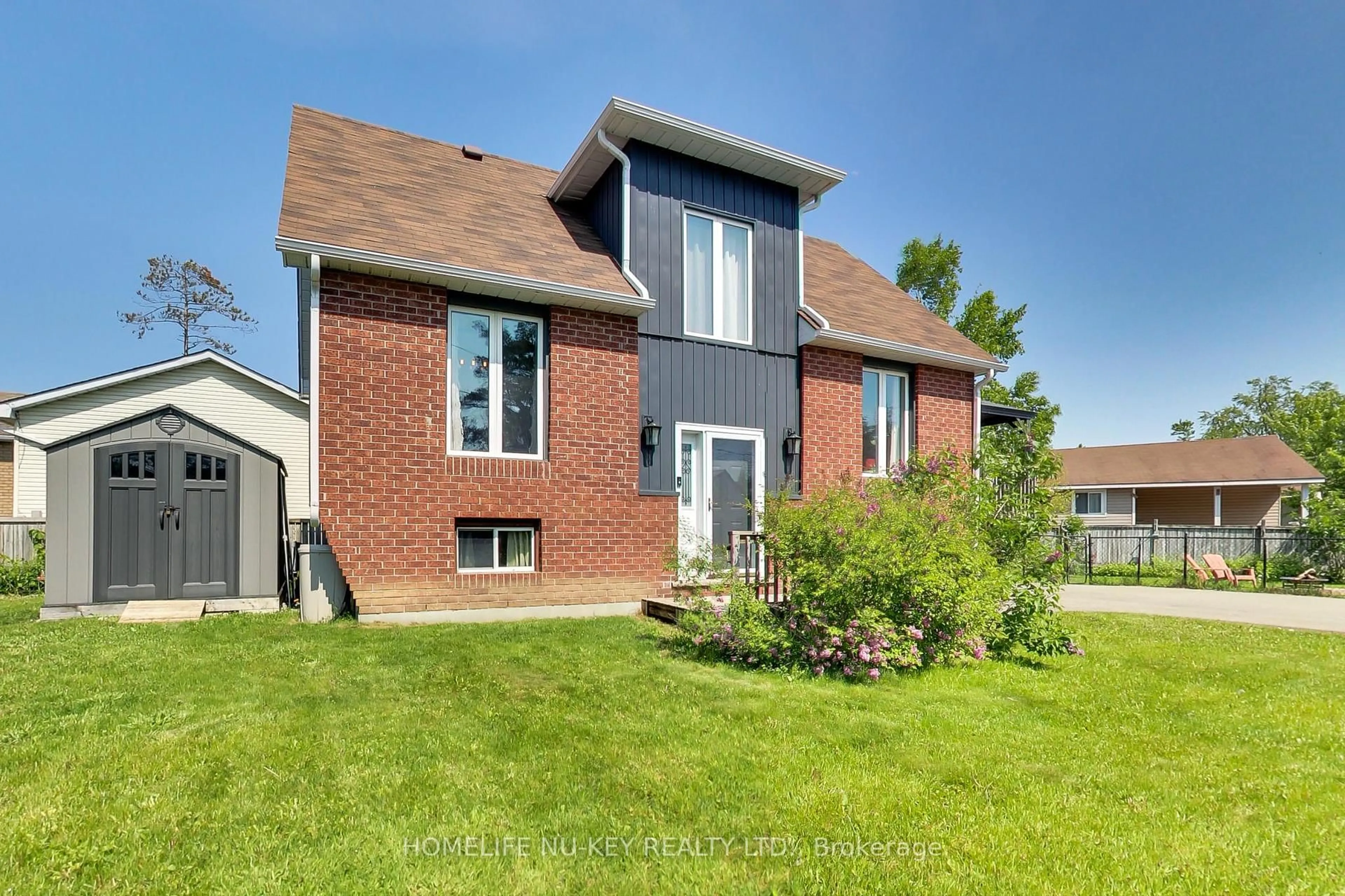 Home with brick exterior material, street for 3337 Beckett Pl, Severn Ontario L3V 0V9