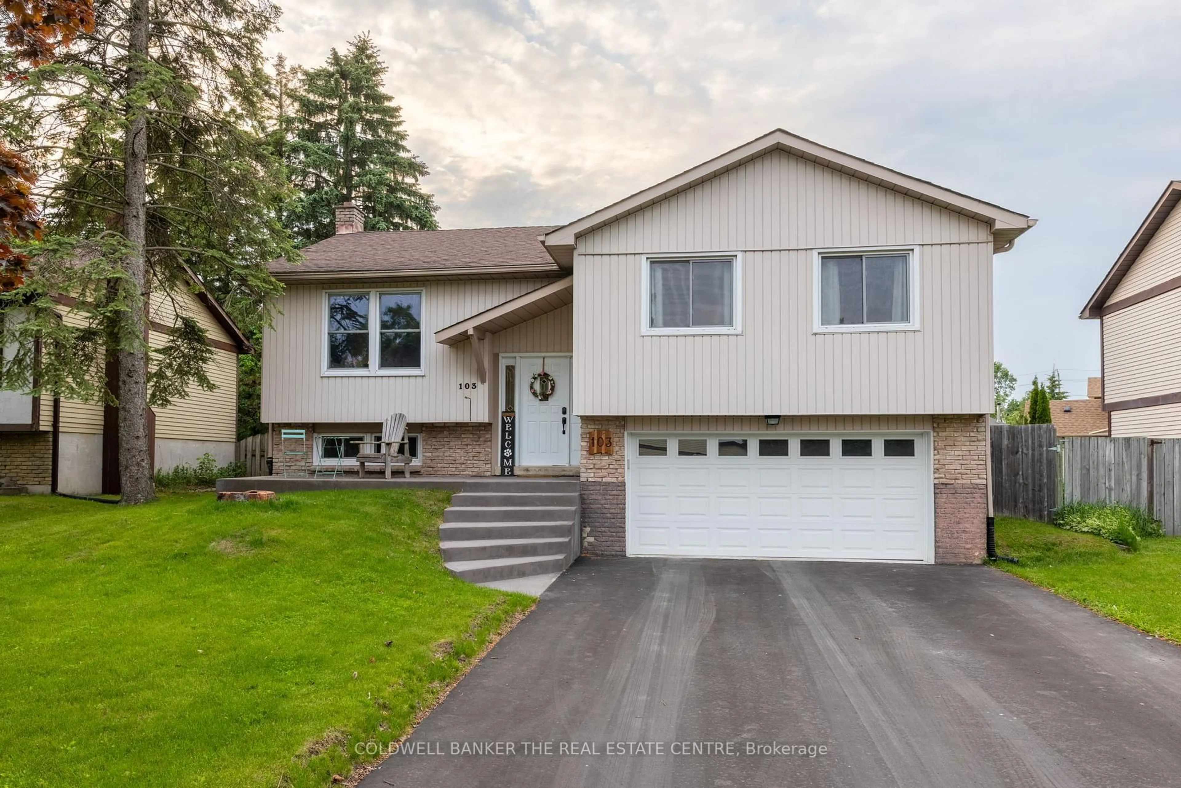 Home with vinyl exterior material, street for 103 Oren Blvd, Barrie Ontario L4N 4M3