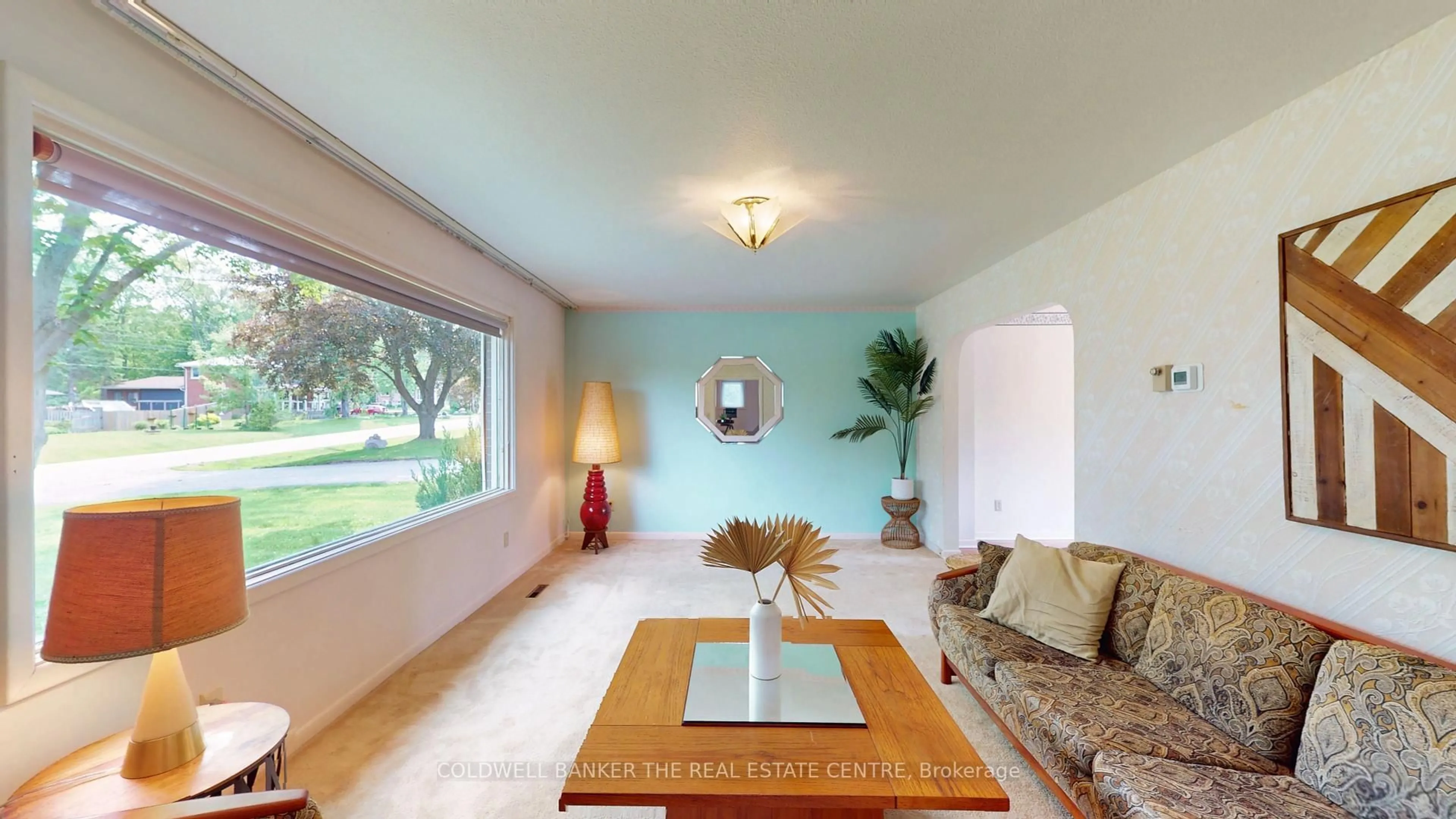 Living room with furniture, wood/laminate floor for 14 FRANCIS Rd, Orillia Ontario L3V 2L7
