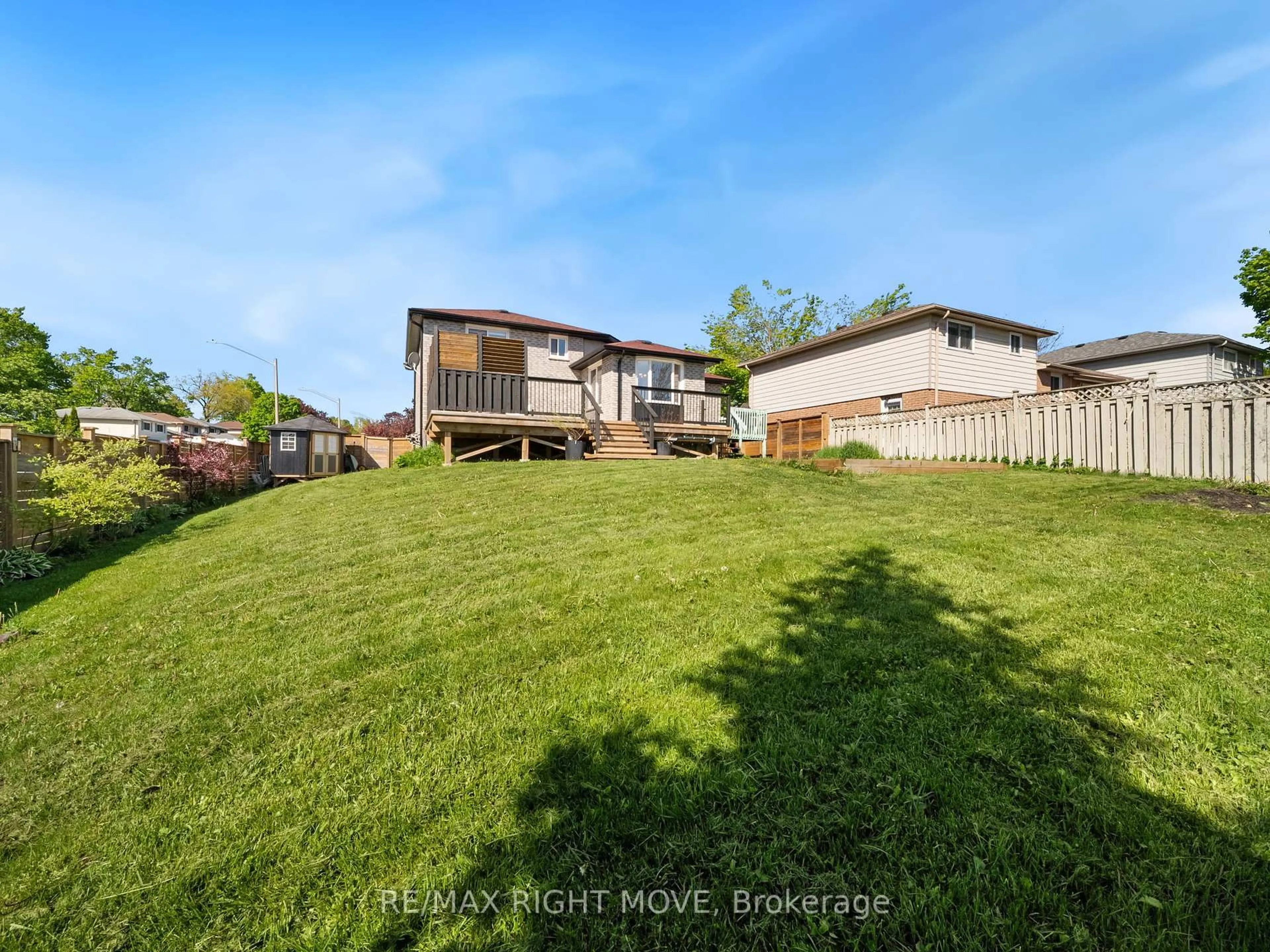A pic from outside/outdoor area/front of a property/back of a property/a pic from drone, water/lake/river/ocean view for 2 Chestnut Pl, Orillia Ontario L3V 7N9