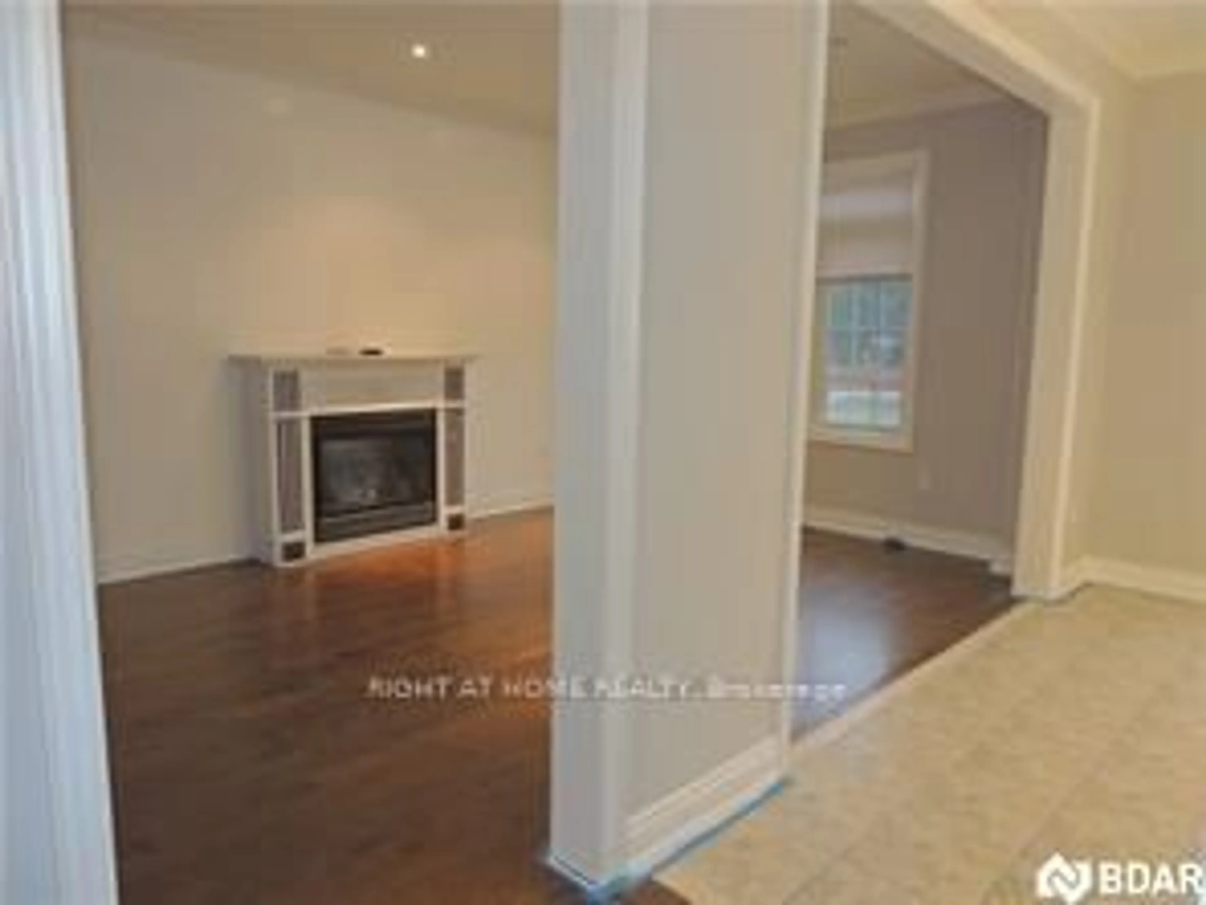 A pic of a room for 42 Westminster Circ, Barrie Ontario L4M 0A4