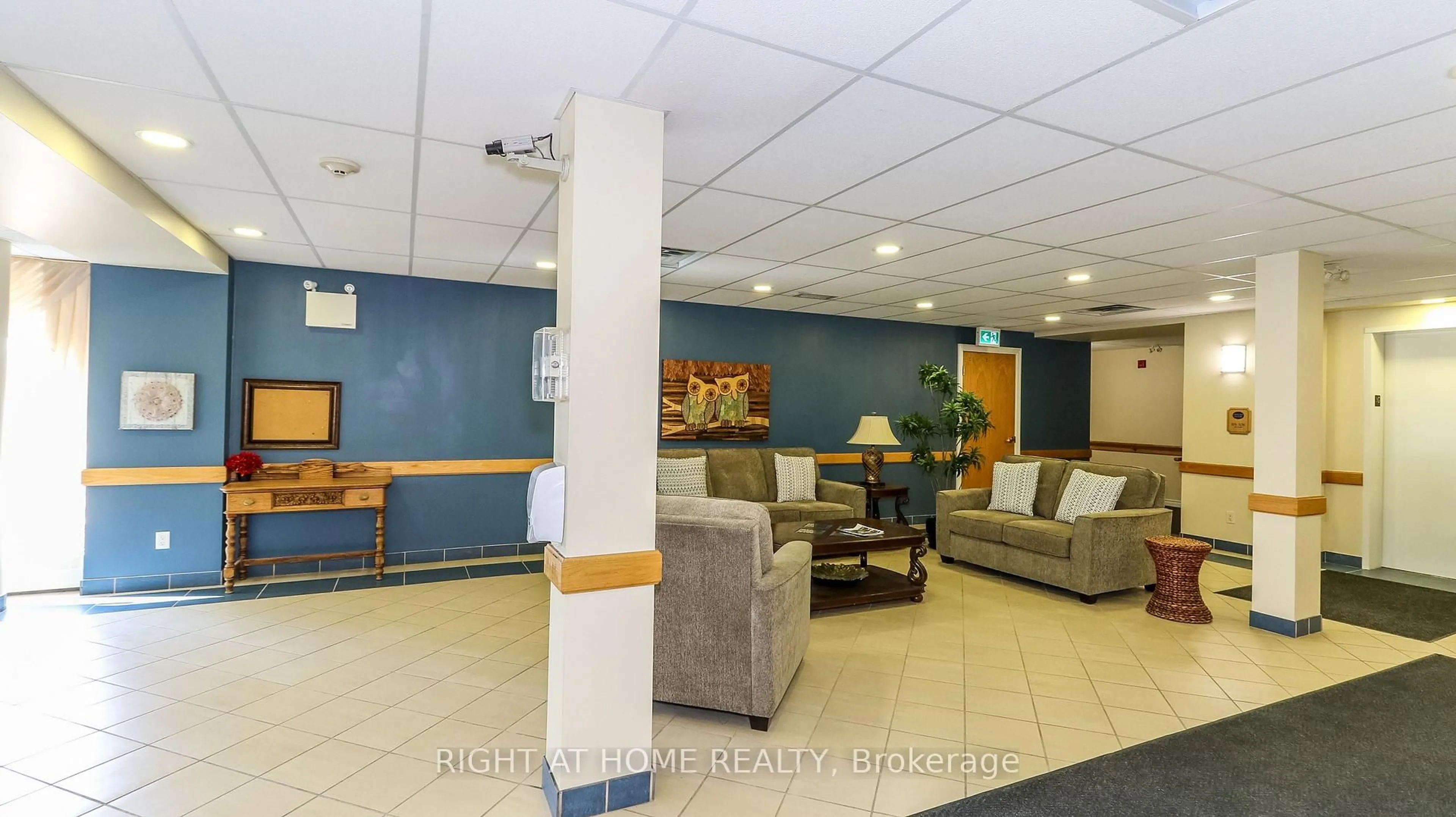 Lobby for 90 Dean Ave #109, Barrie Ontario L4N 0M3