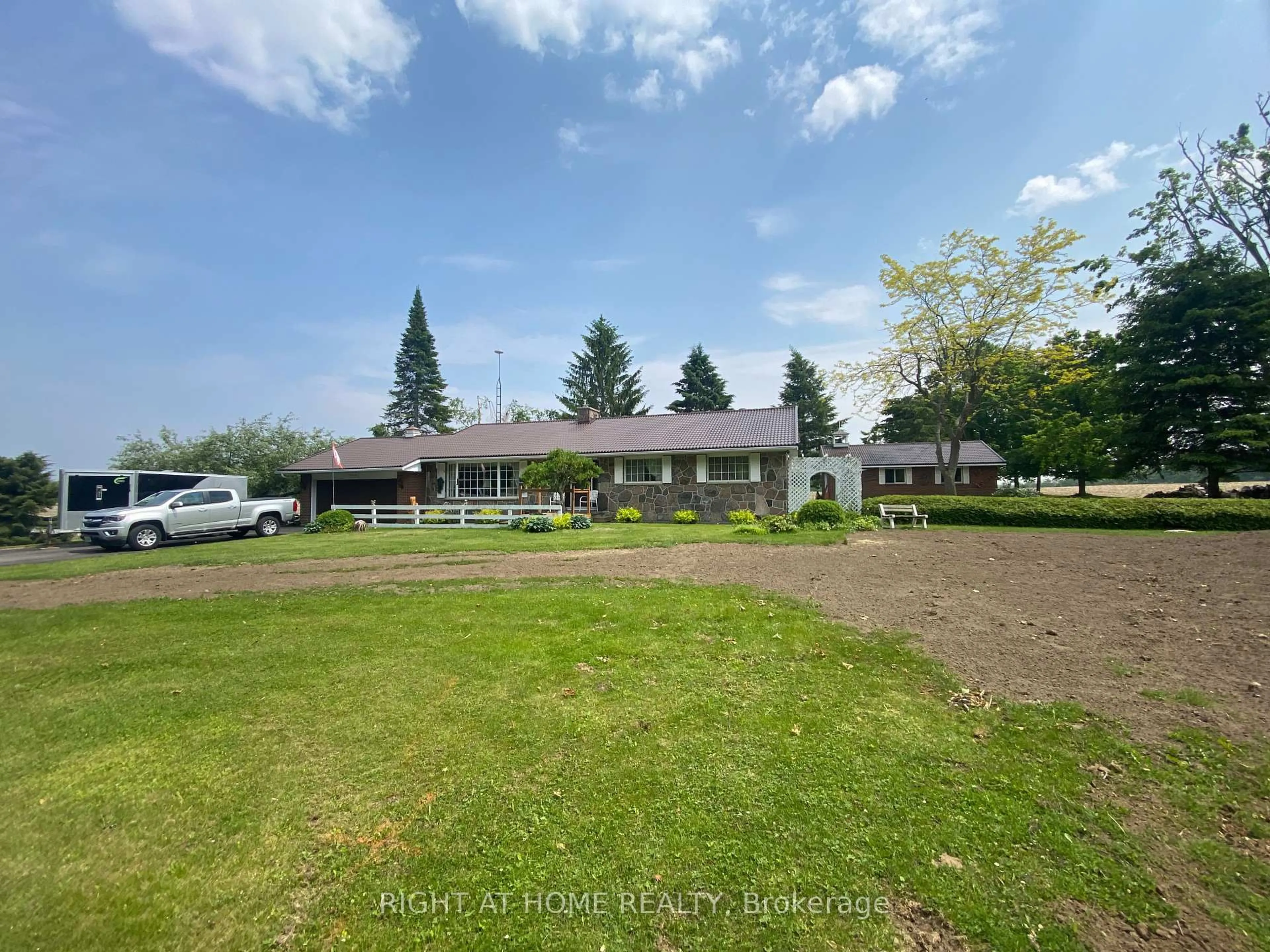A pic from outside/outdoor area/front of a property/back of a property/a pic from drone, unknown for 978 15/16 Sdrd, Oro-Medonte Ontario L0L 1T0