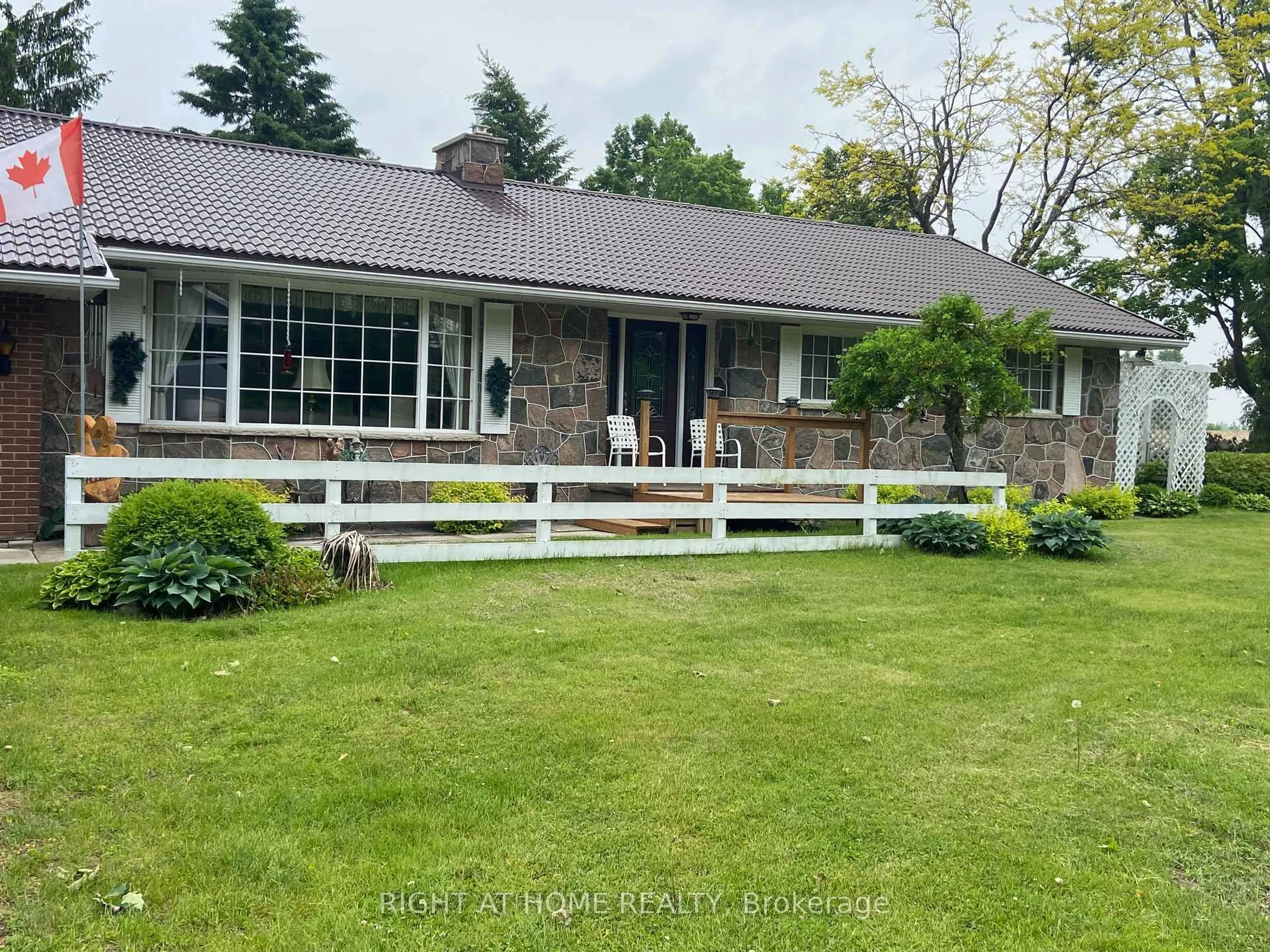 A pic from outside/outdoor area/front of a property/back of a property/a pic from drone, unknown for 978 15/16 Sdrd, Oro-Medonte Ontario L0L 1T0